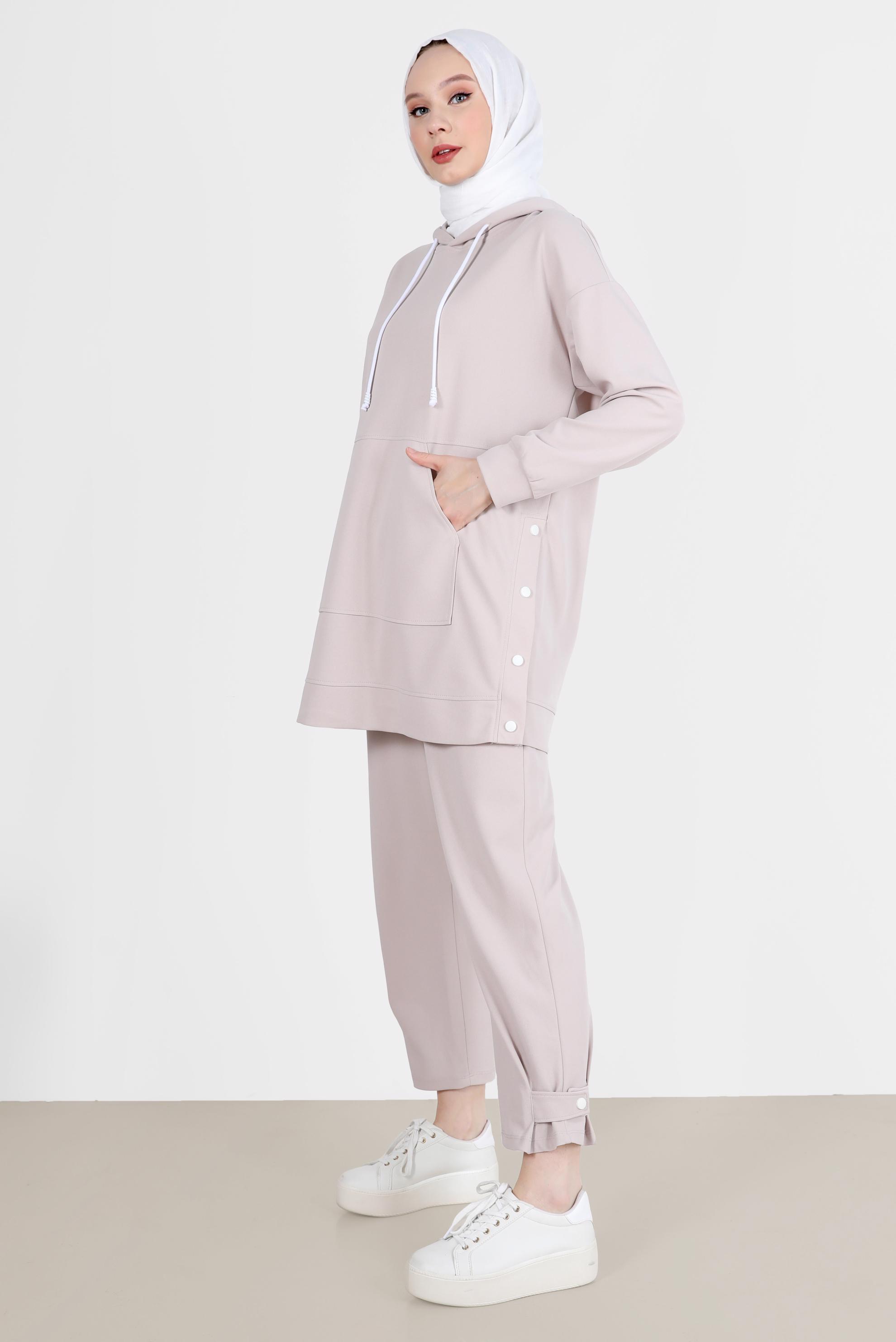 Tesettür giyim BEJ ÇITÇIT DETAYLI KAPÜŞONLU İKİLİ PANT. EŞOFMAN TAKIMI 42676 
