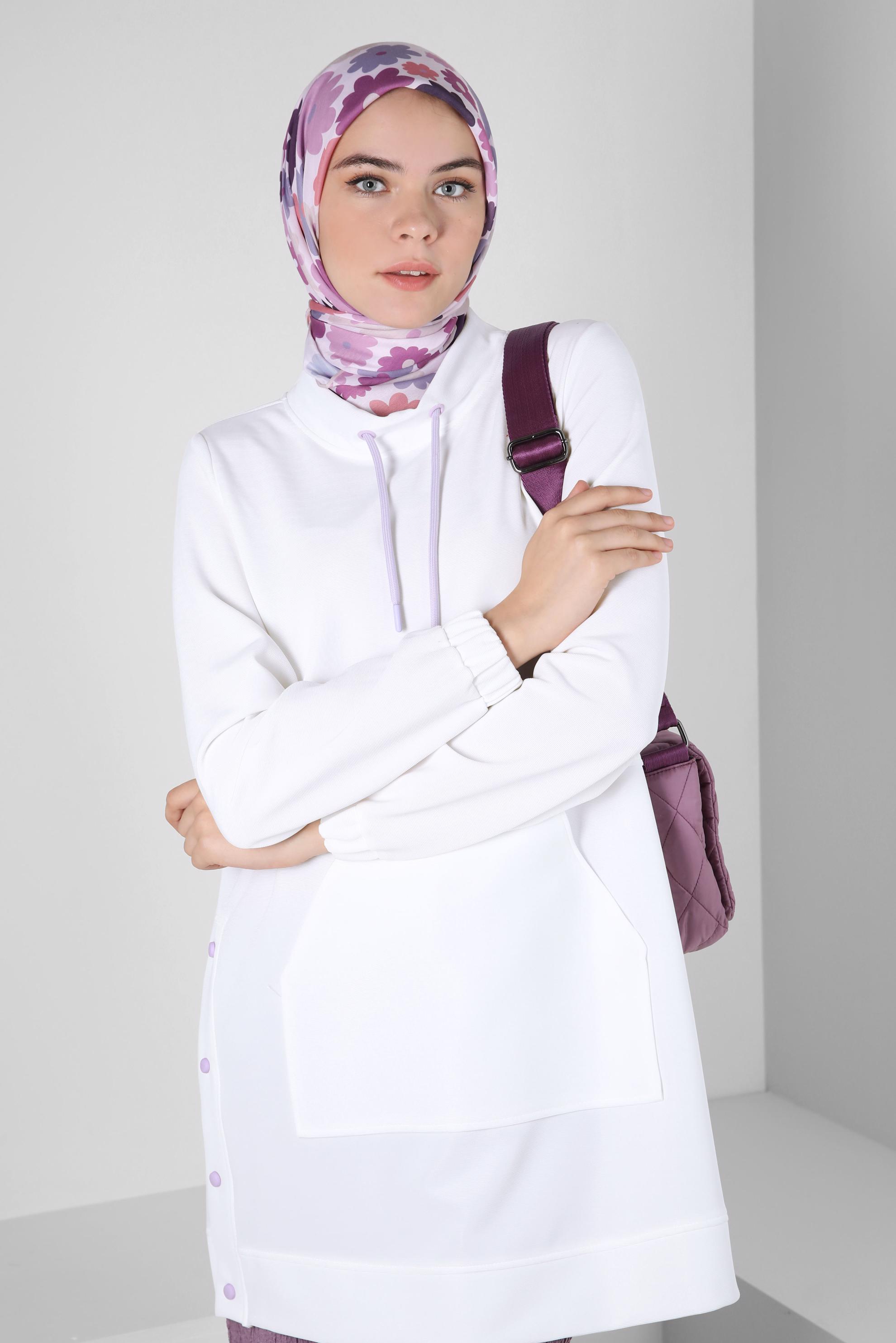 Tesettür giyim BEYAZ ÇITÇIT DETAYLI CEPLİ EŞOFMAN TUNİK 42743 