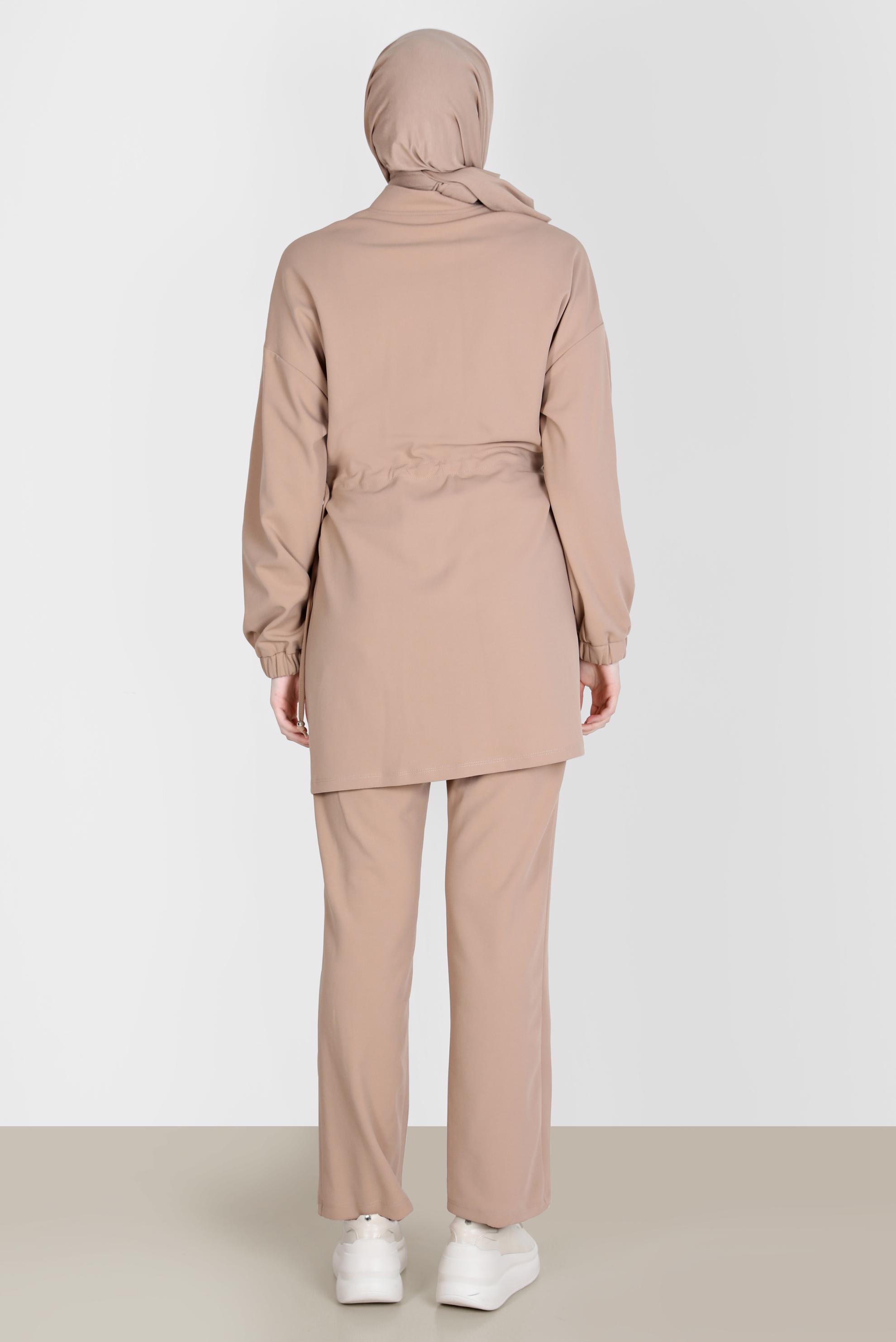 Tesettür giyim BEJ BELİ BÜZGÜLÜ İKİLİ PANT. EŞOFMAN TAKIM 42773 