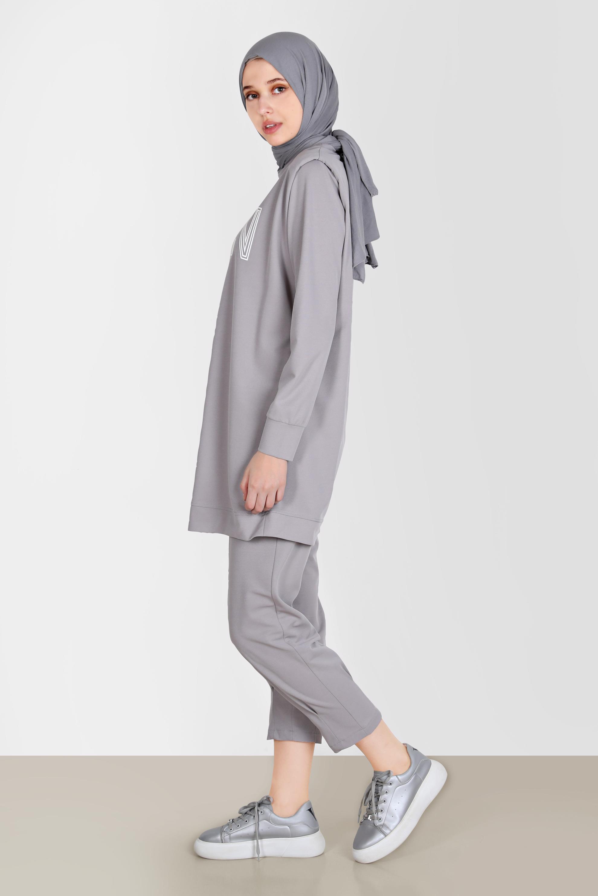 Tesettür giyim GRİ BASKI DETAYLI İKİLİ PANT. EŞOFMAN TAKIM 42774 