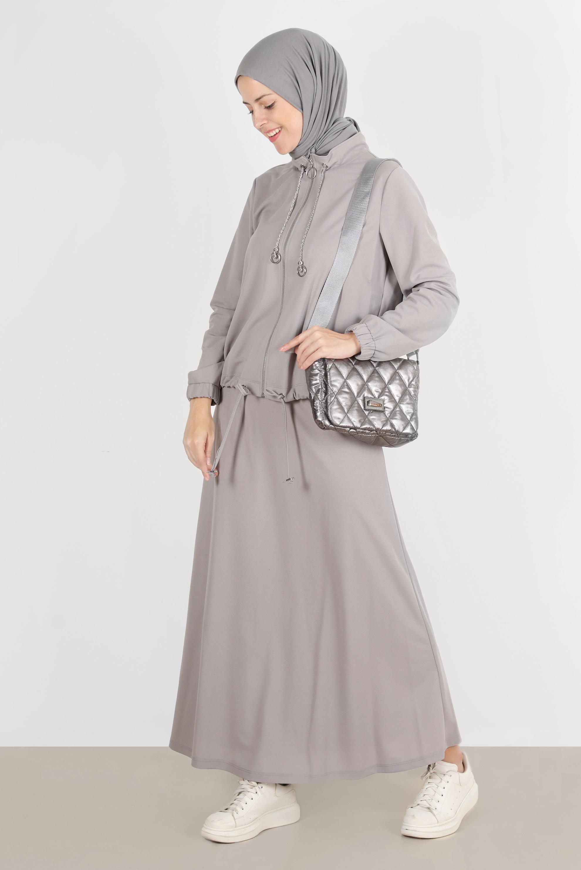 Tesettür giyim GRİ MANŞETLERİ LASTİKLİ FERMUARLI İKİLİ ETEKLİ EŞOFMAN TAKIMI 42847 