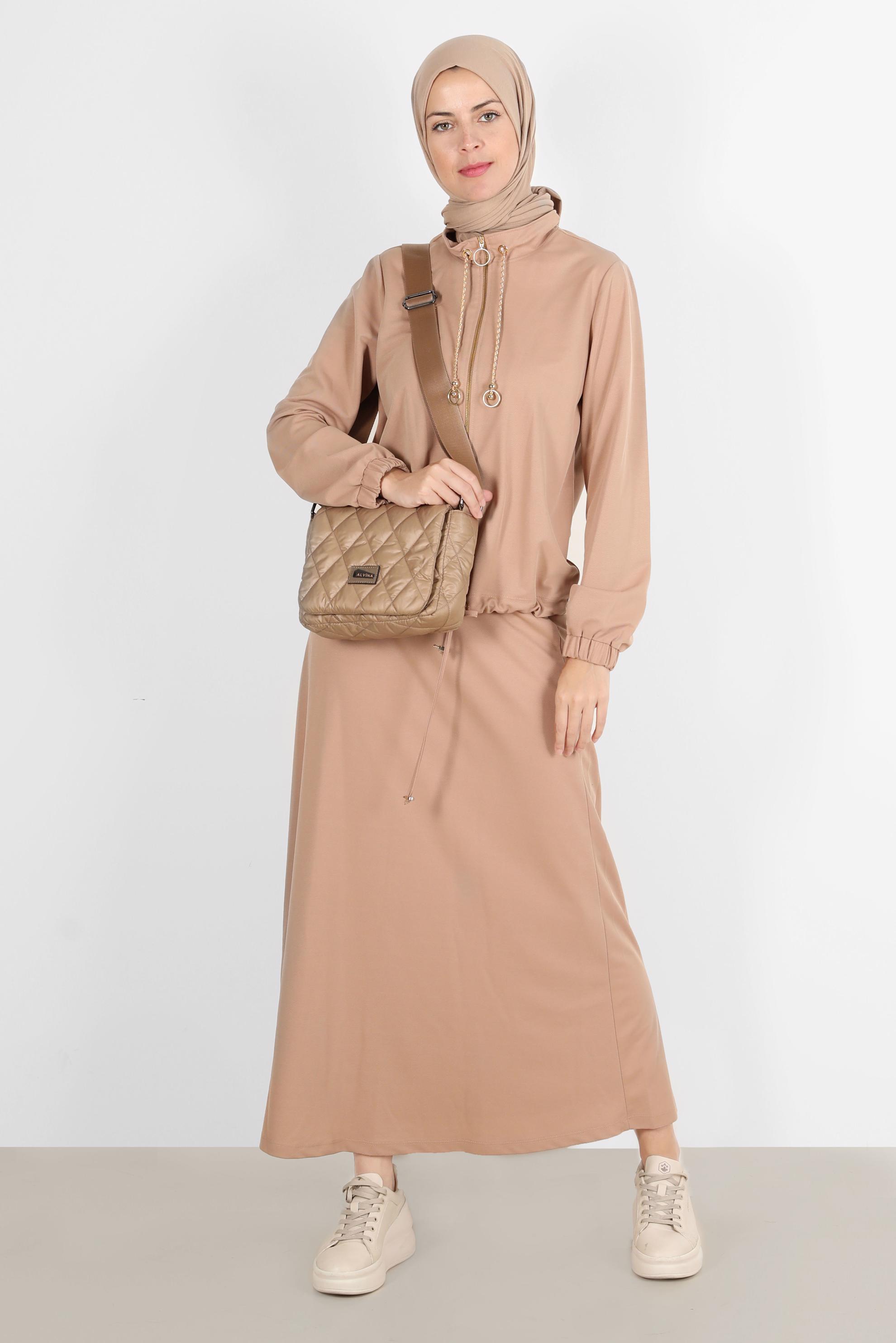 Tesettür giyim KAHVE MANŞETLERİ LASTİKLİ FERMUARLI İKİLİ ETEKLİ EŞOFMAN TAKIMI 42847 