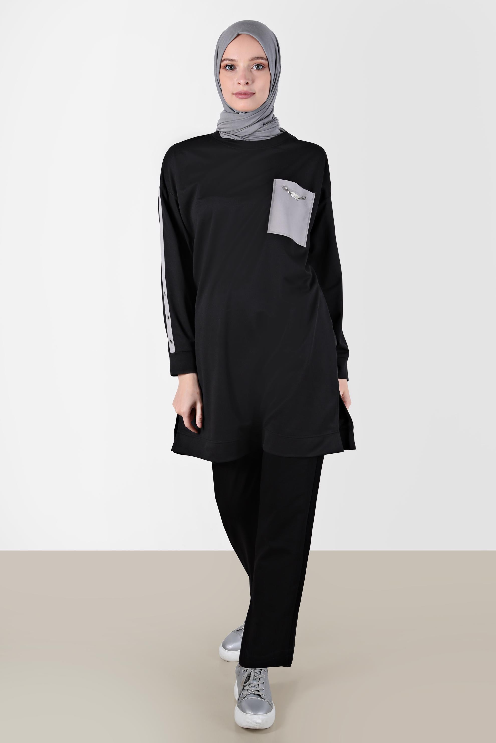 Tesettür giyim SİYAH KOLLARI ŞERİTLİ CEP DETAYLI EŞOFMAN TUNİK 42859 