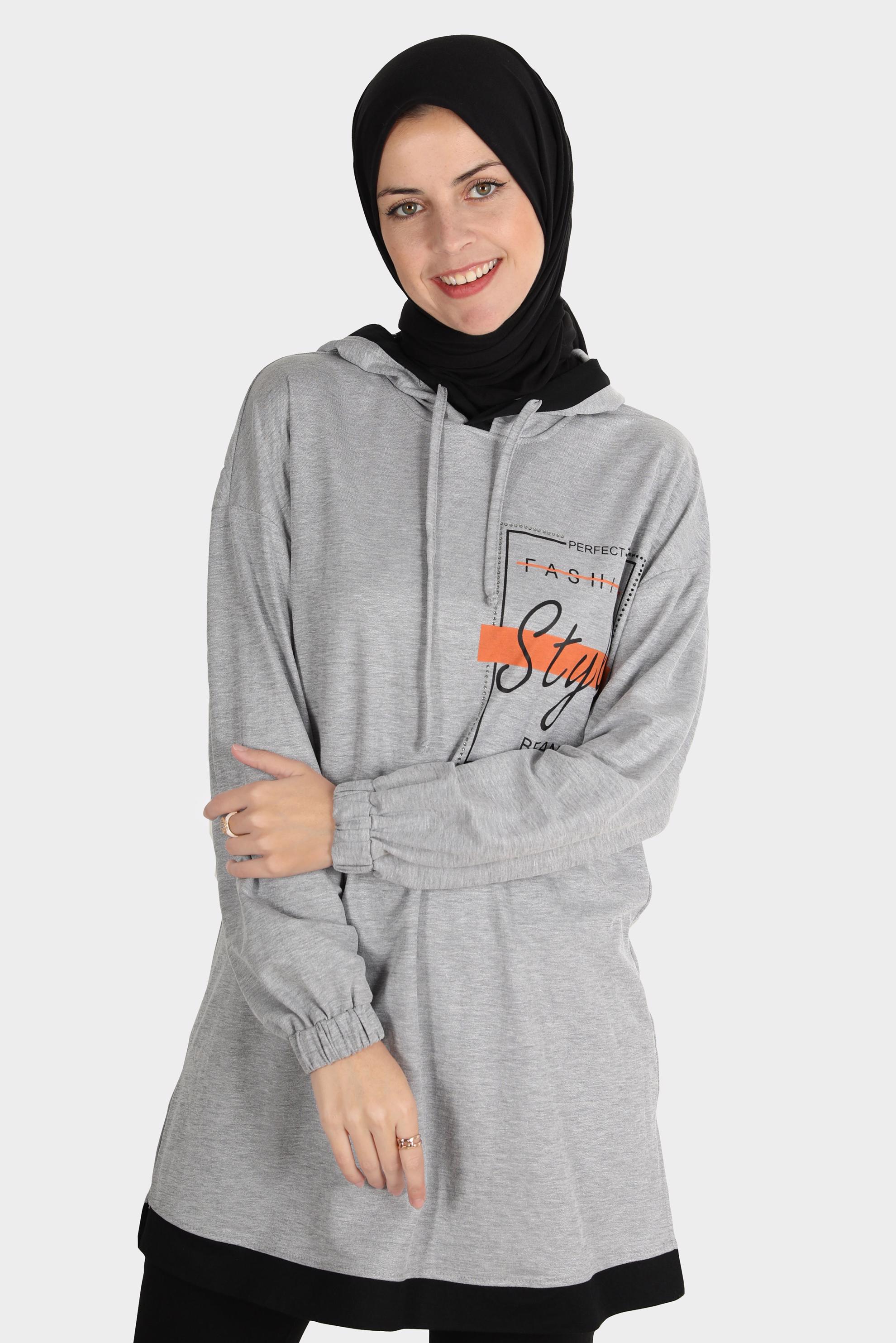 Tesettür giyim GRİ KAPÜŞONLU BASKILI EŞOFMAN TUNİK 42900 
