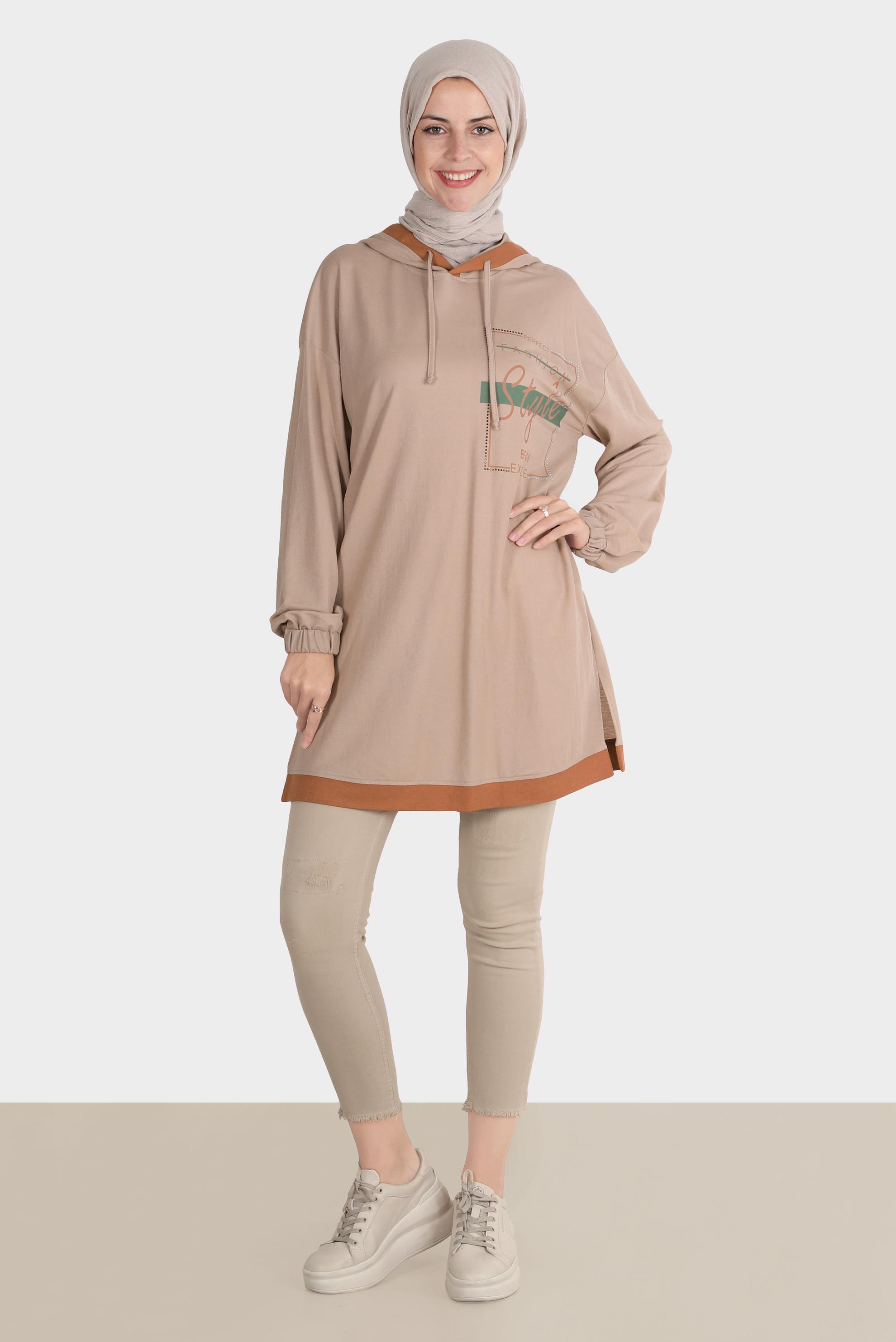 Tesettür giyim KUM KAPÜŞONLU BASKILI EŞOFMAN TUNİK 42900 