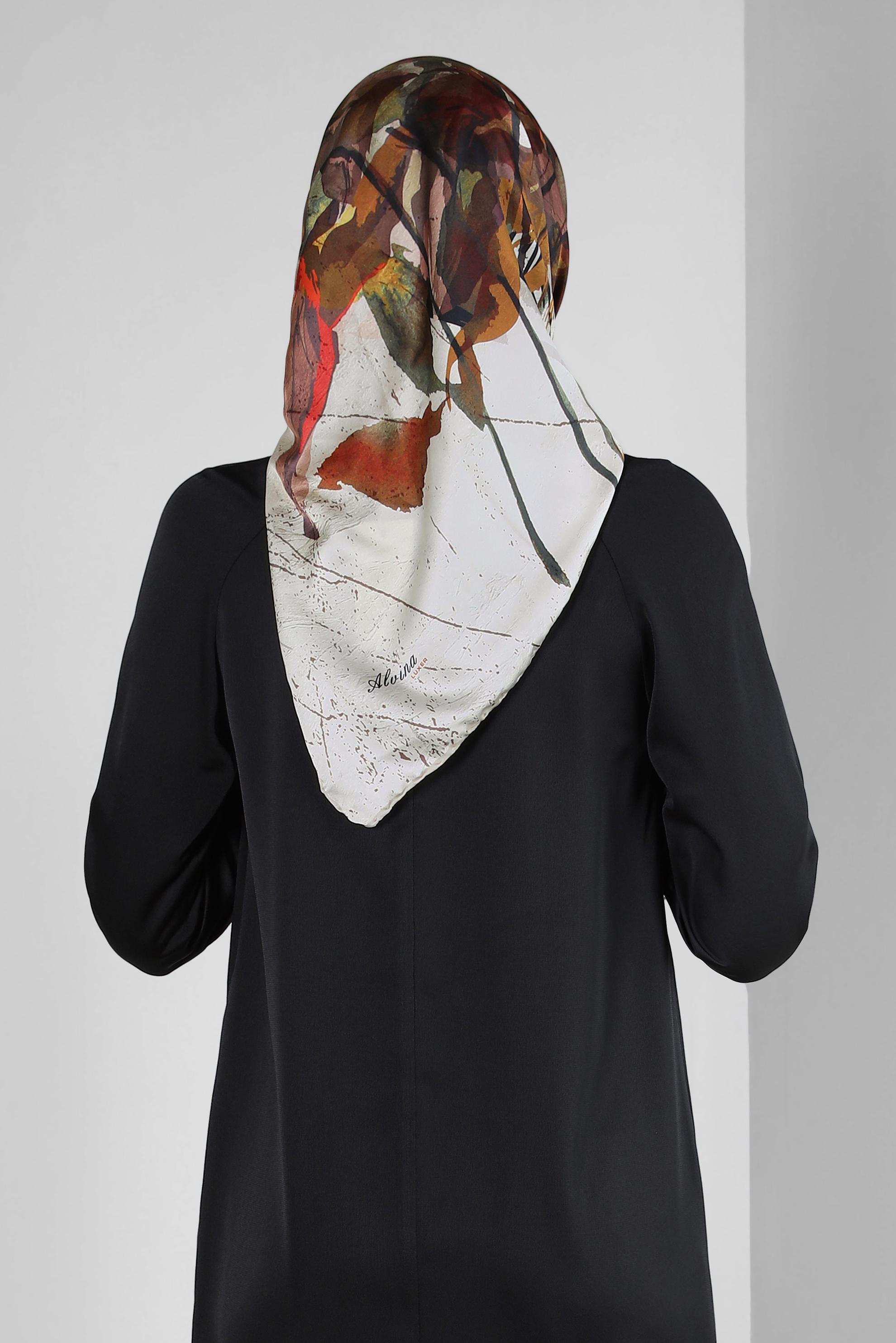 Tesettür giyim BEJ ALVİNA DİJİTAL SURA EŞARP 8118 