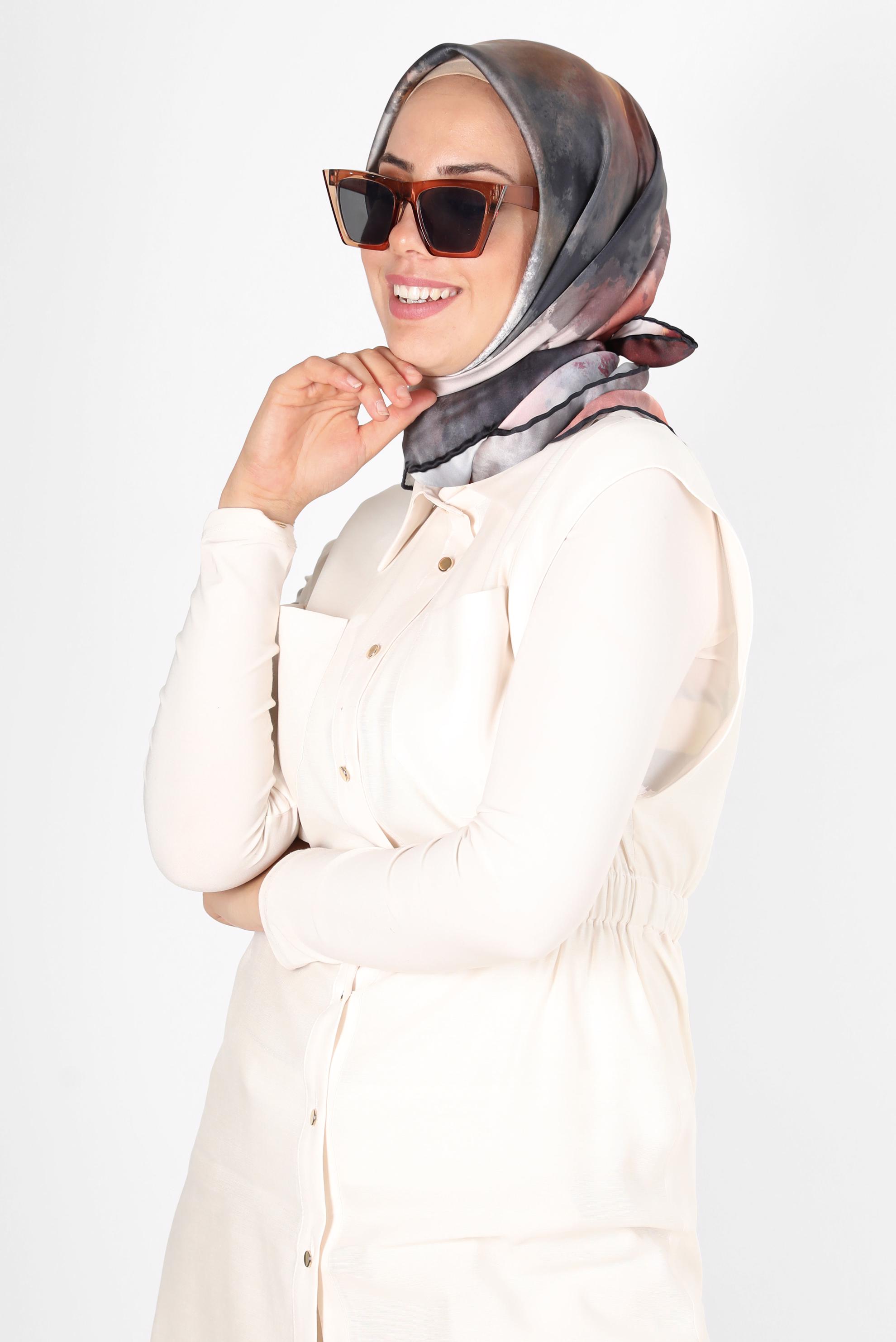 Tesettür giyim SİYAH ALVİNA DİJİTAL SURA EŞARP 8122