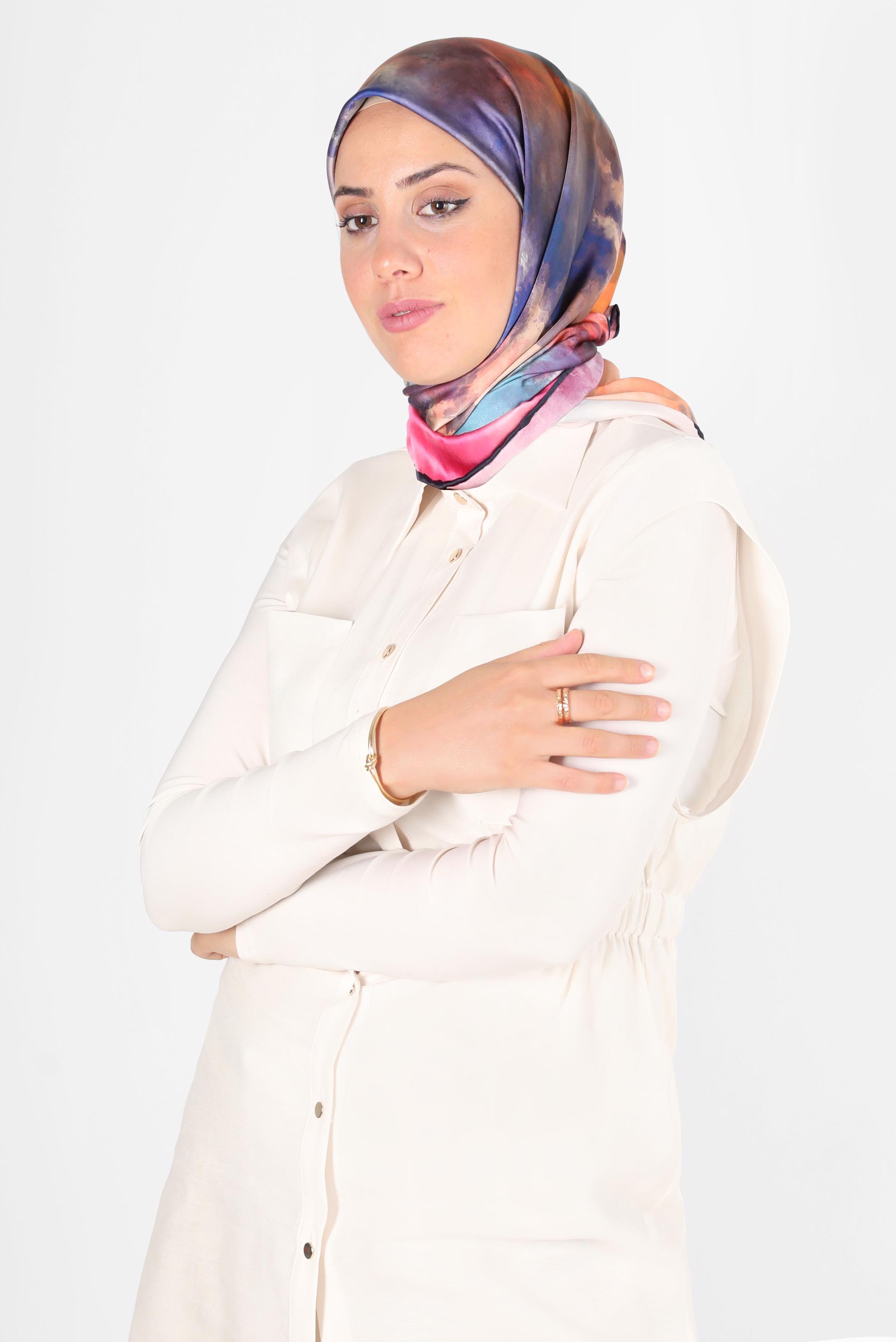 Tesettür giyim LACİVERT ALVİNA DİJİTAL SURA EŞARP 8122