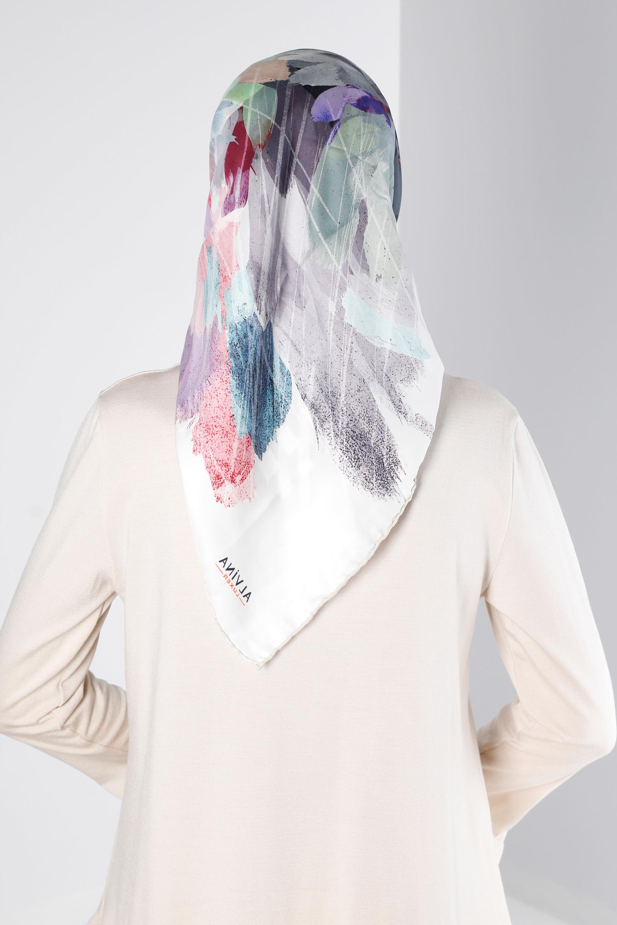 Tesettür giyim BEJ ALVİNA DİJİTAL SURA EŞARP 8124 