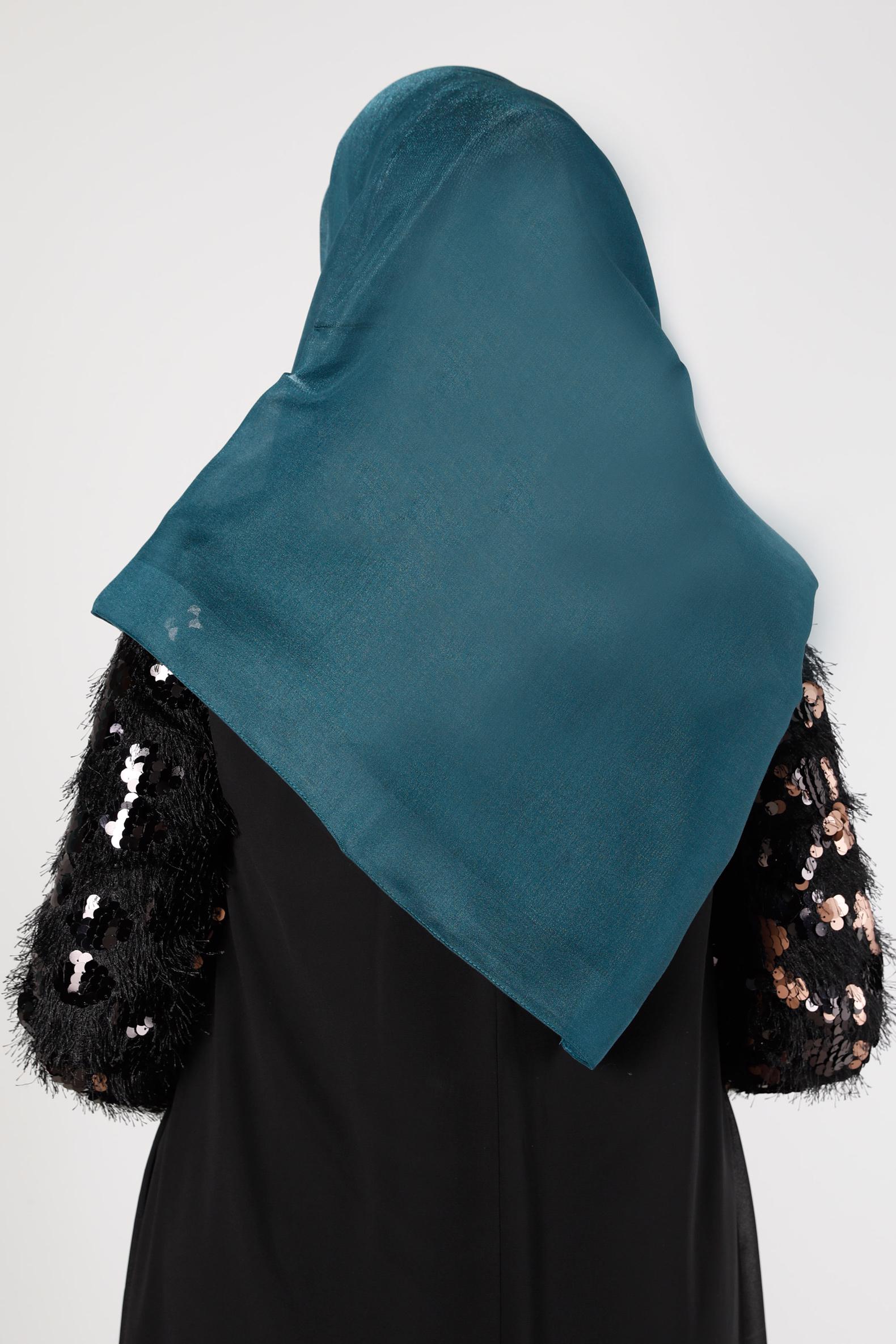 Tesettür giyim MAVİ ALVİNA PARILTI BANTLI EŞARP 8126