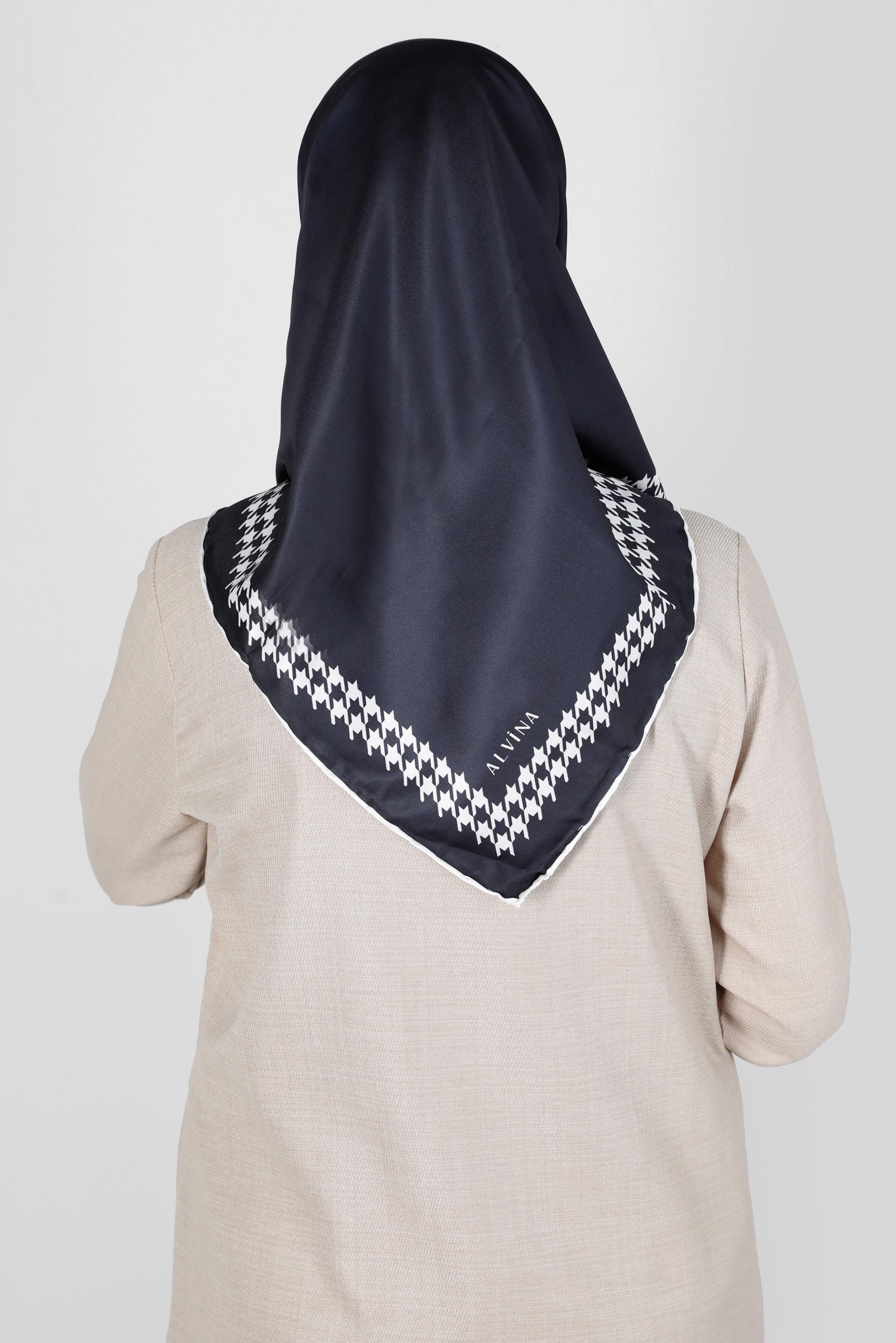 Tesettür giyim SİYAH ALVİNA DİJİTAL DÜZ EŞARP 8137