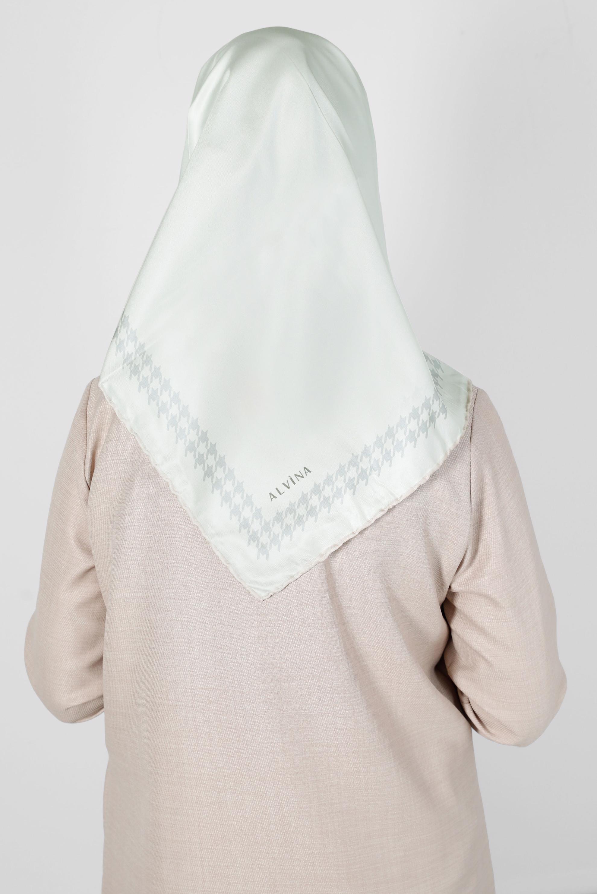 Tesettür giyim EKRU ALVİNA DİJİTAL DÜZ EŞARP 8137