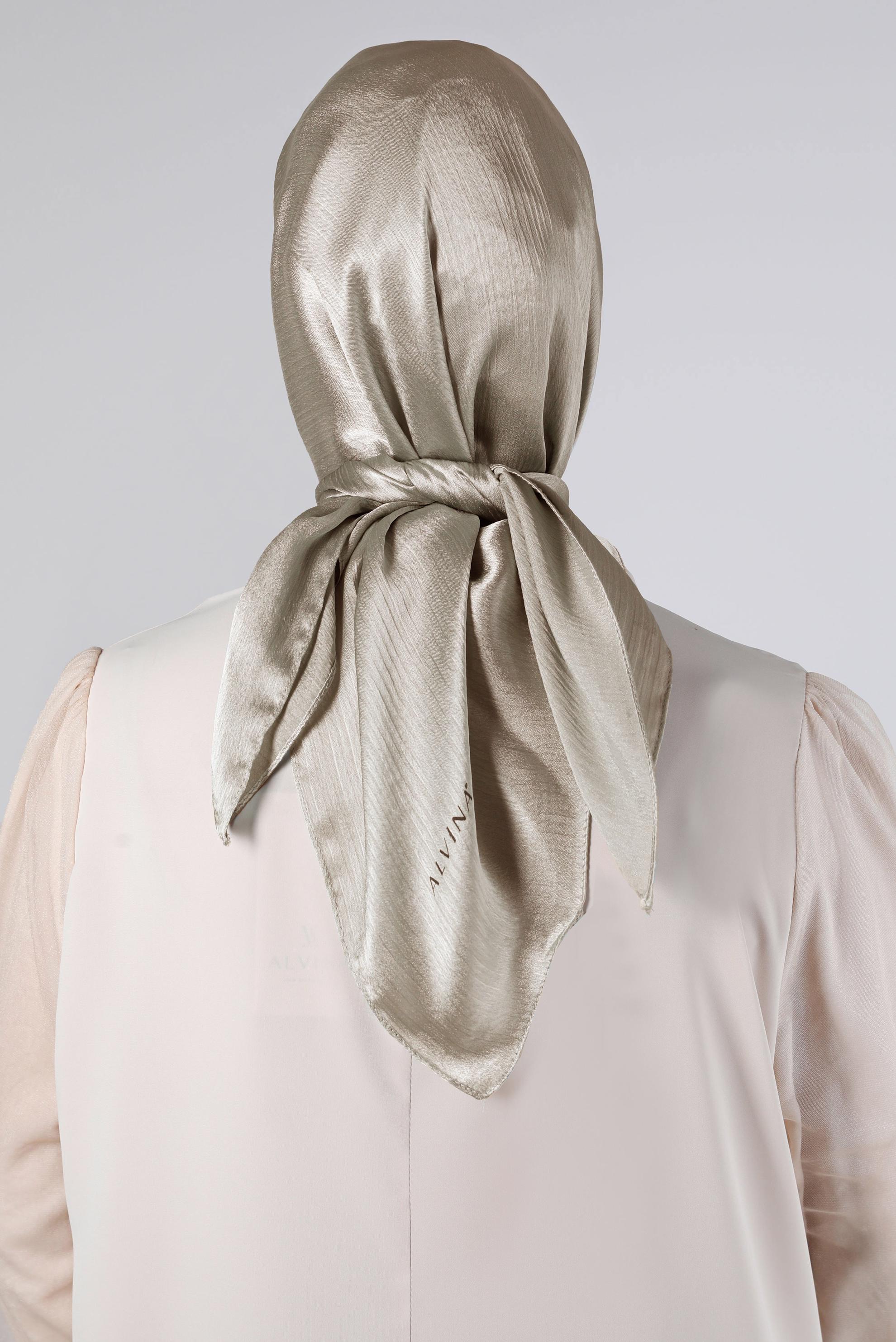 Tesettür giyim BEJ ALVİNA JANJANLI EŞARP 8140 