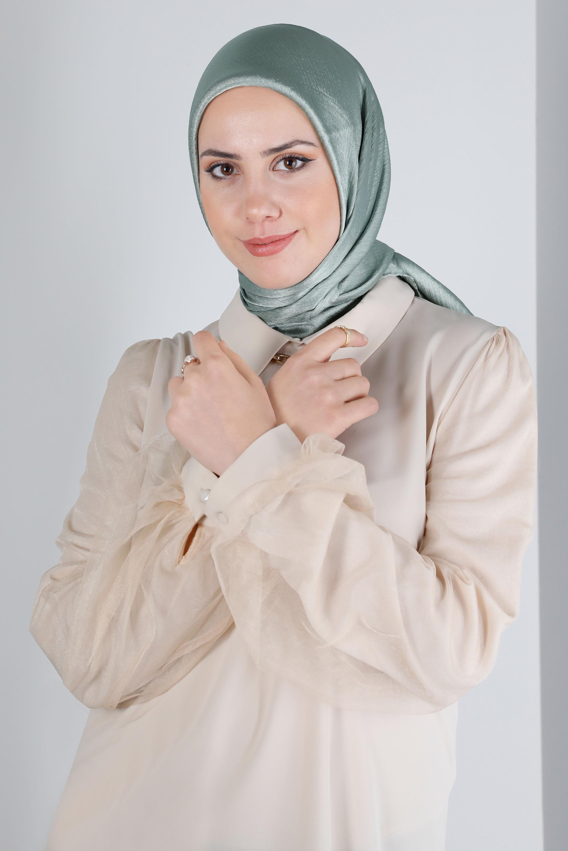 Tesettür giyim YEŞİL ALVİNA JANJANLI EŞARP 8140 