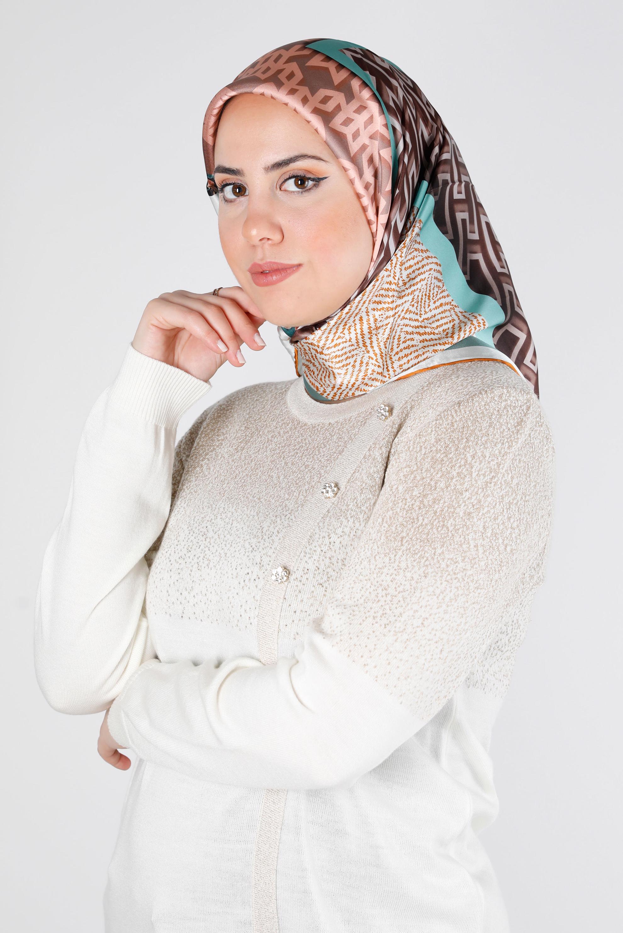 Tesettür giyim MAVİ ALVİNA SURA İPEK EŞARP 24439 