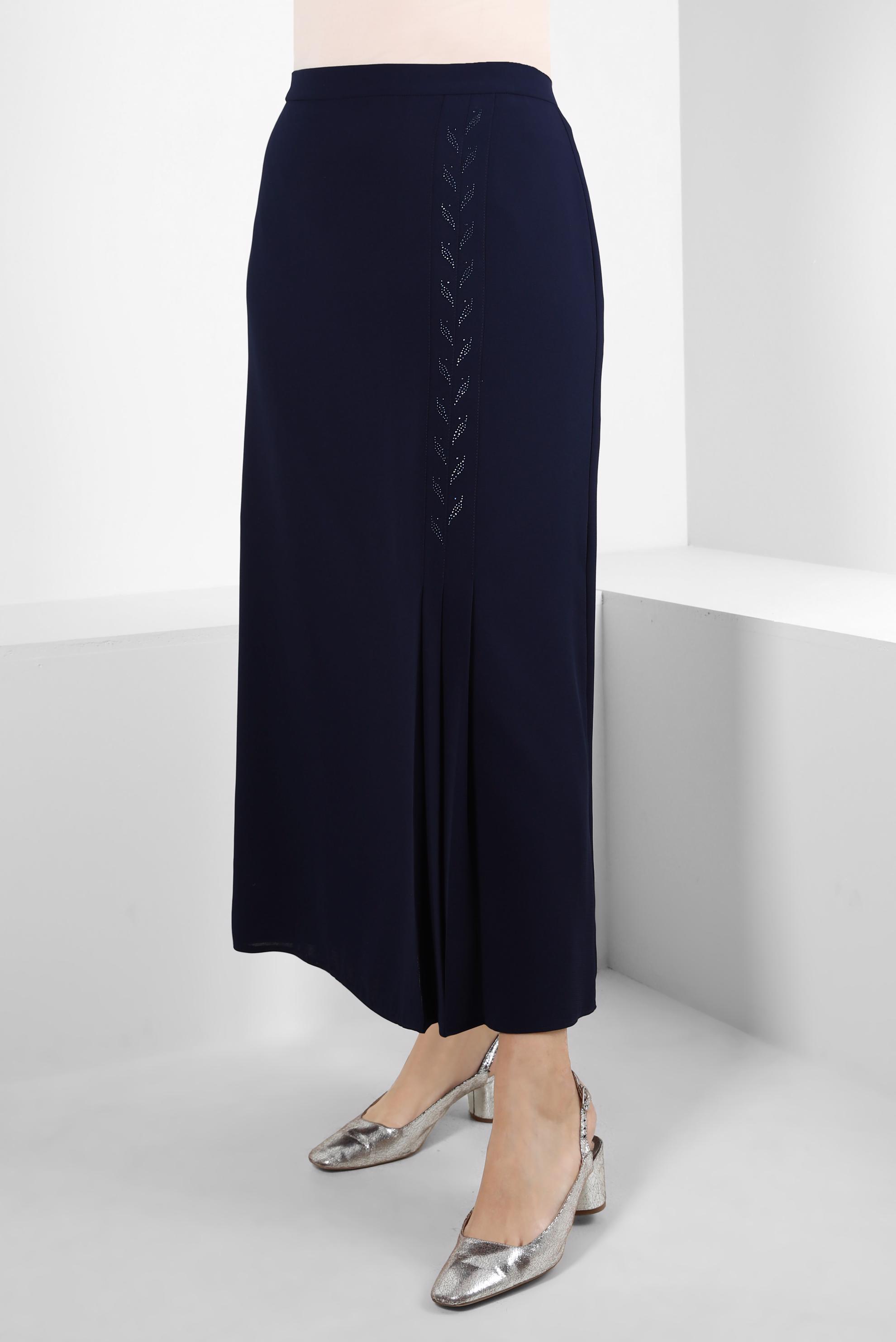 Vêtements hijab BLEU MARINE JUPE À DÉTAILS PLIS AVEC GEM BRODÉ 60292