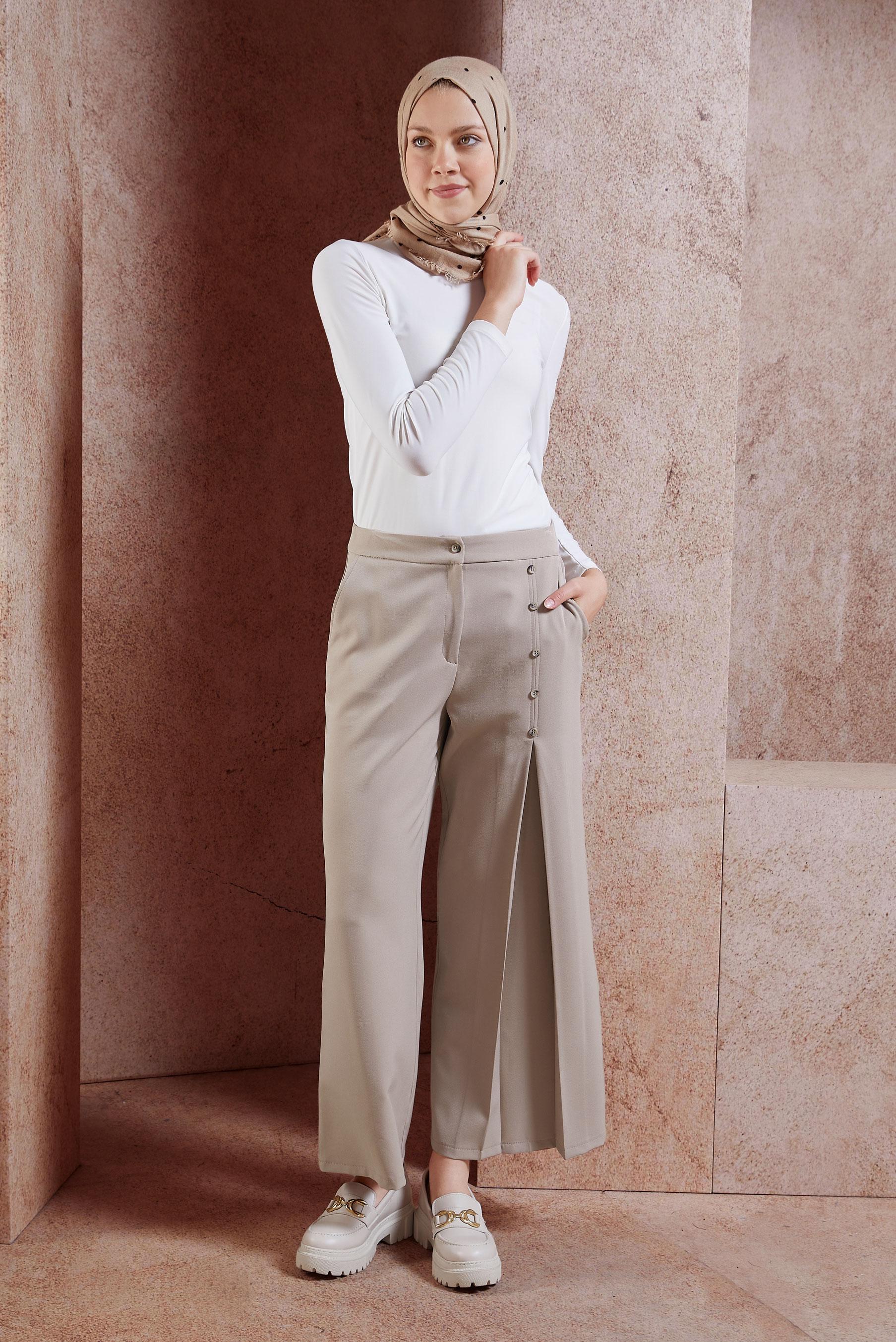 Tesettür giyim KAHVE DÜĞMELİ PİLE DETAYLI BOL KESİM PANTOLON 70359 