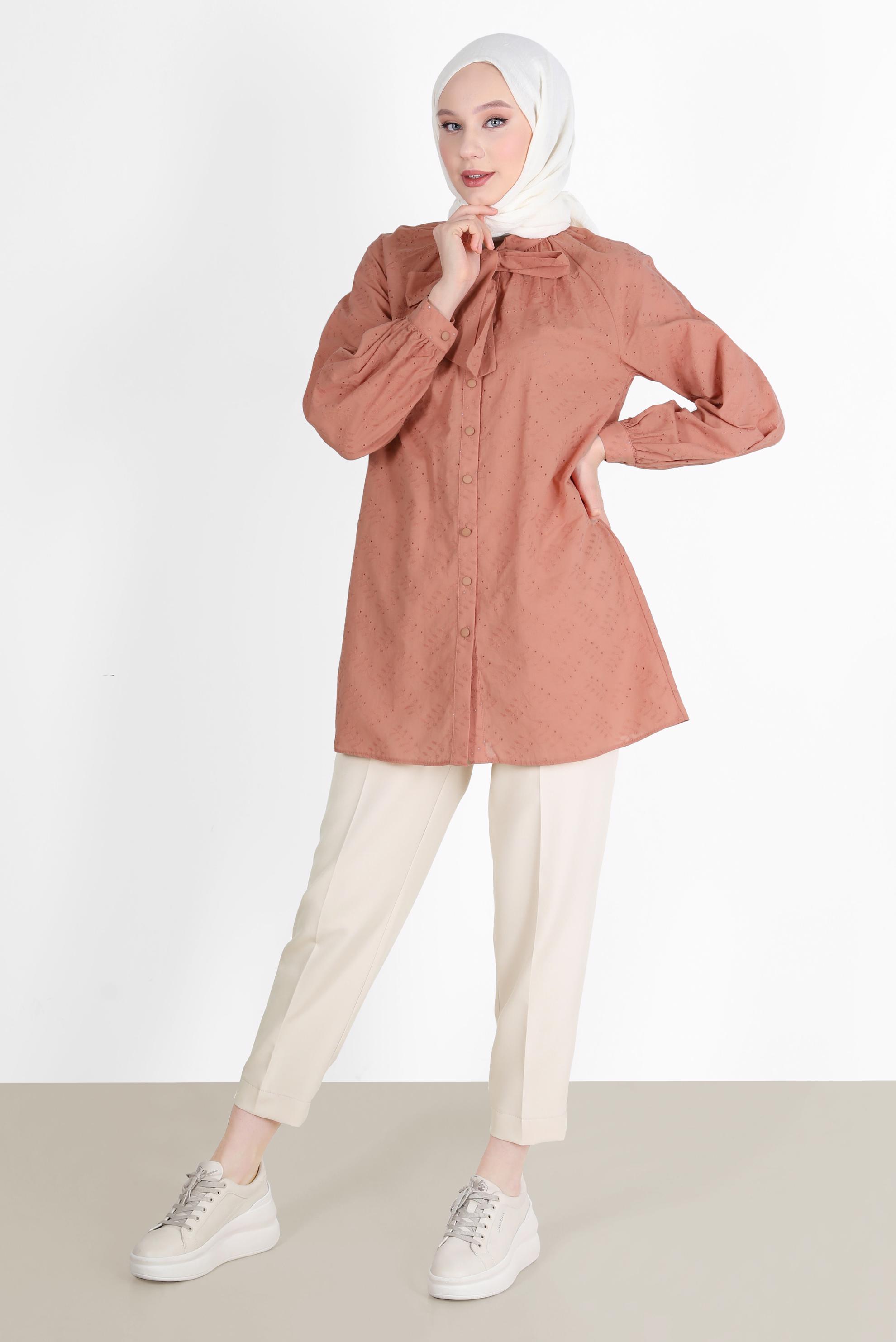 Tesettür giyim EKRU PAÇALARI LASTİK DETAYLI HAVUÇ PANTOLON 70373 