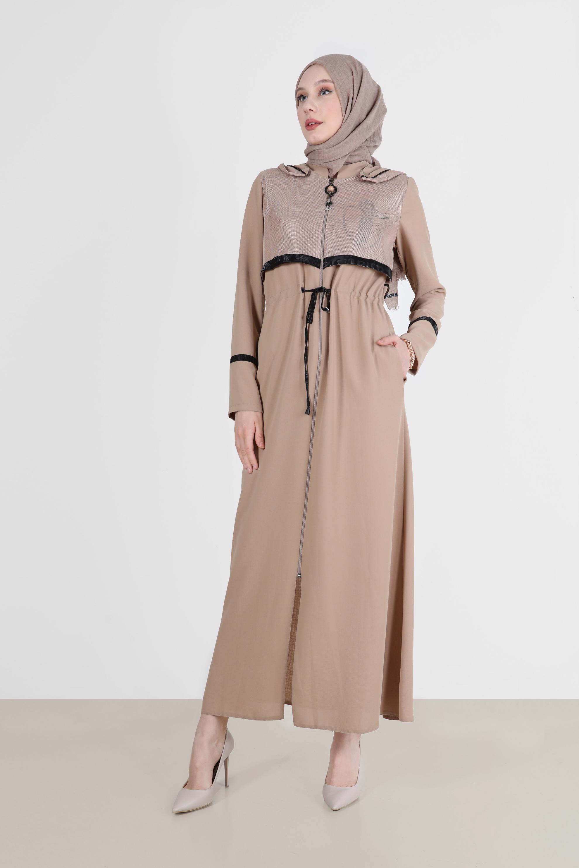 Tesettür giyim BEJ FİLE DETAYLI KAPÜŞONLU PARDESÜ 10520	