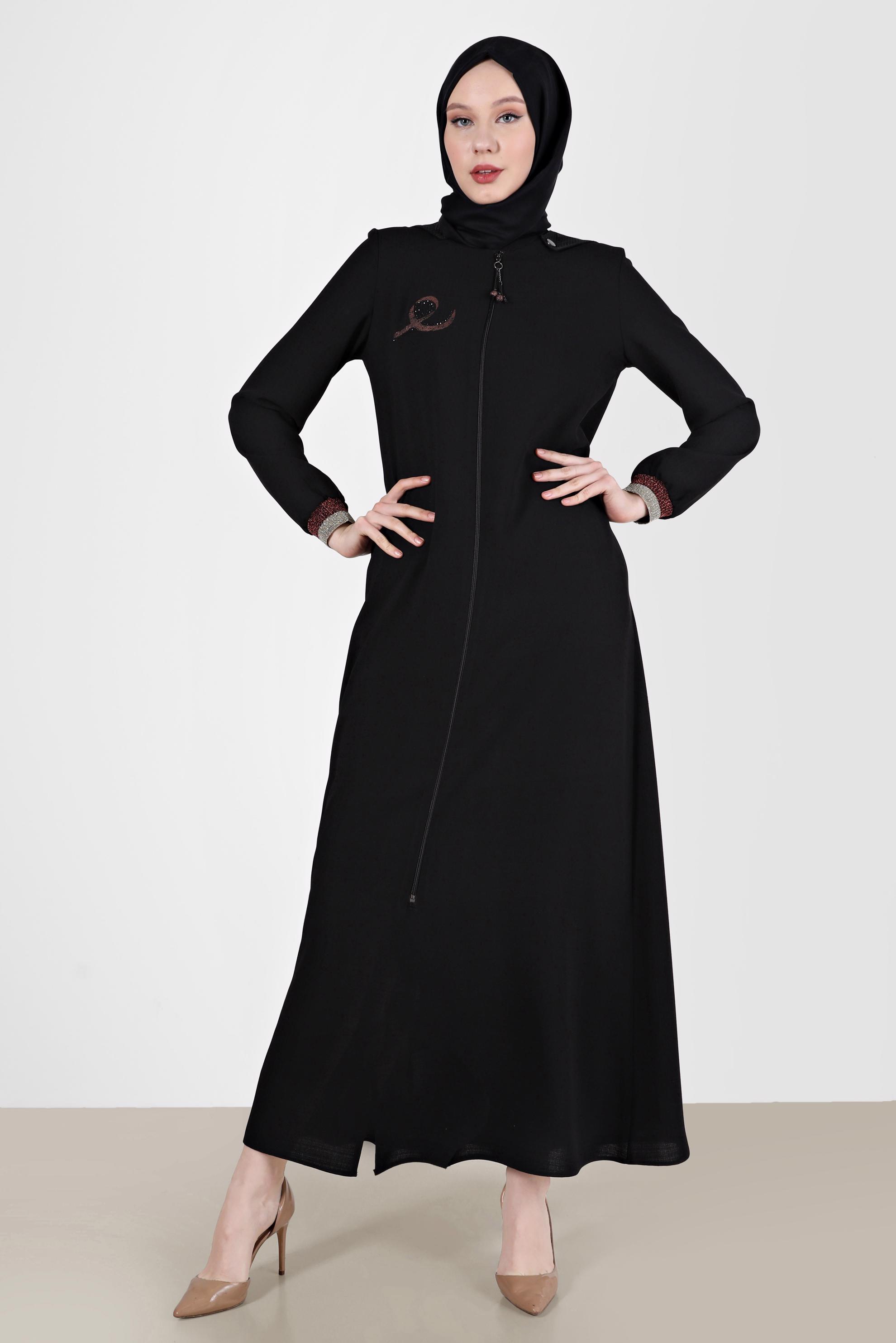 Tesettür giyim SİYAH TAŞ BASKILI KAPÜŞONLU PARDESÜ 10521 