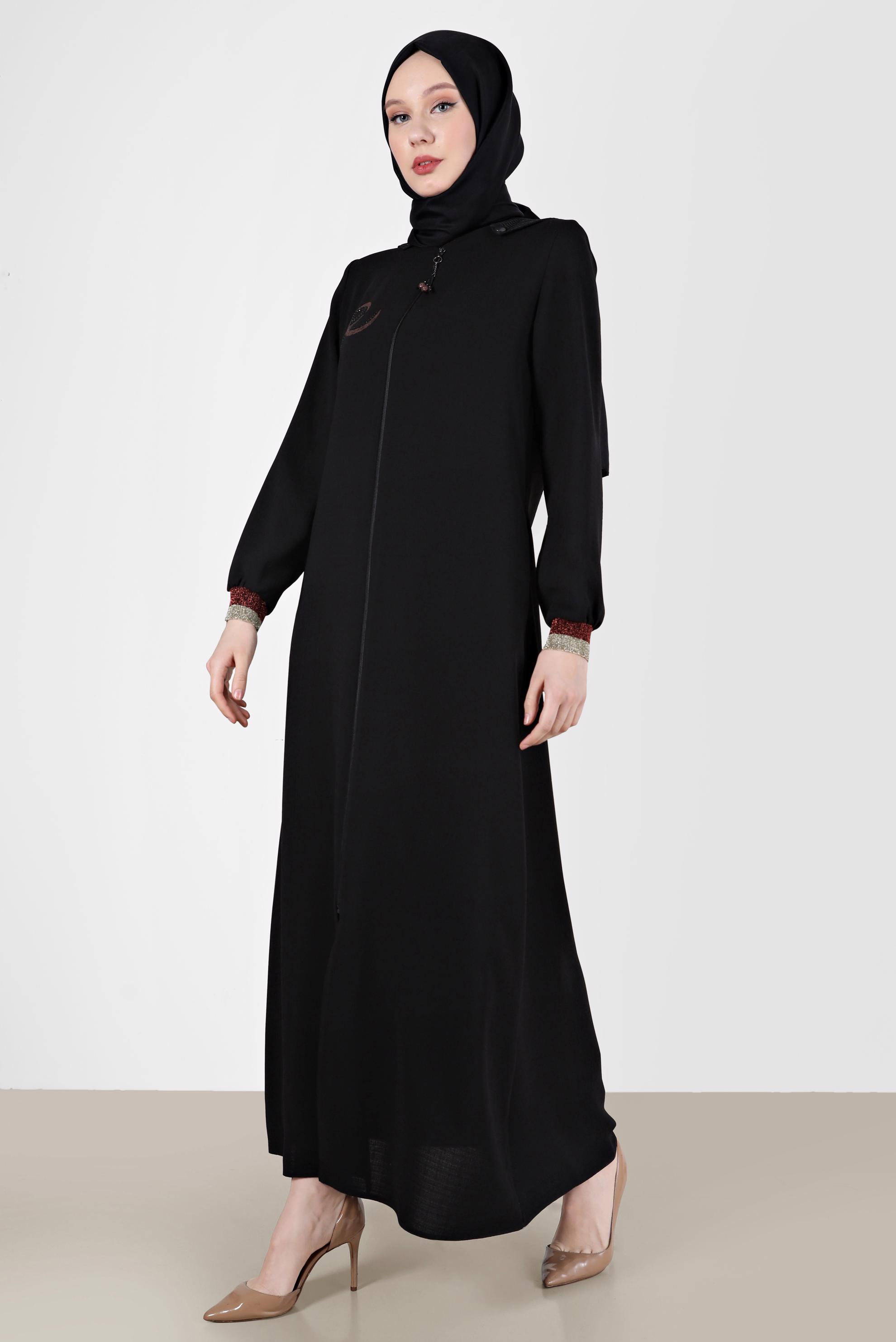 Tesettür giyim SİYAH TAŞ BASKILI KAPÜŞONLU PARDESÜ 10521 