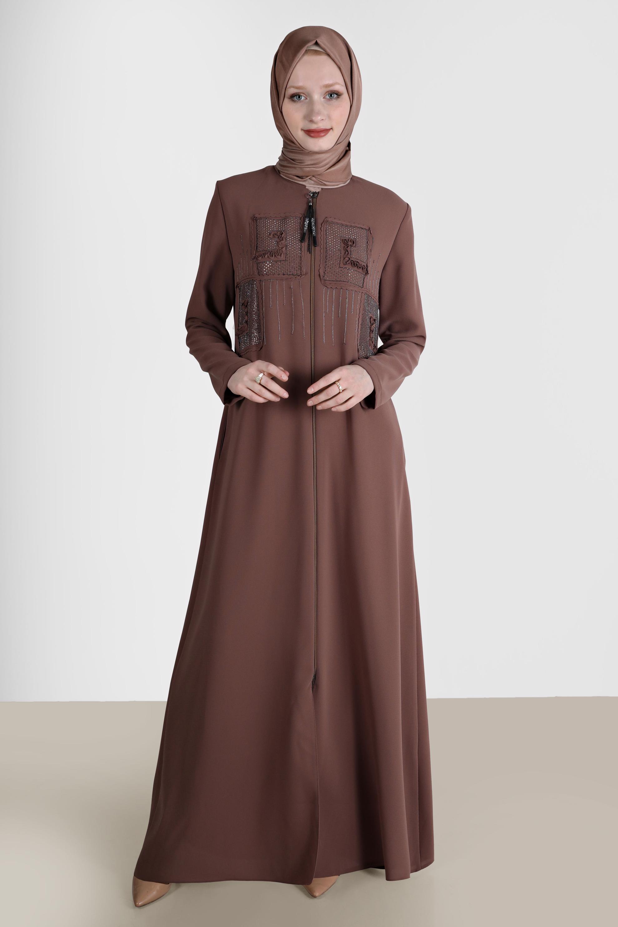 Tesettür giyim KAHVE TAŞ BASKI DETAYLI PARDESÜ 10523 