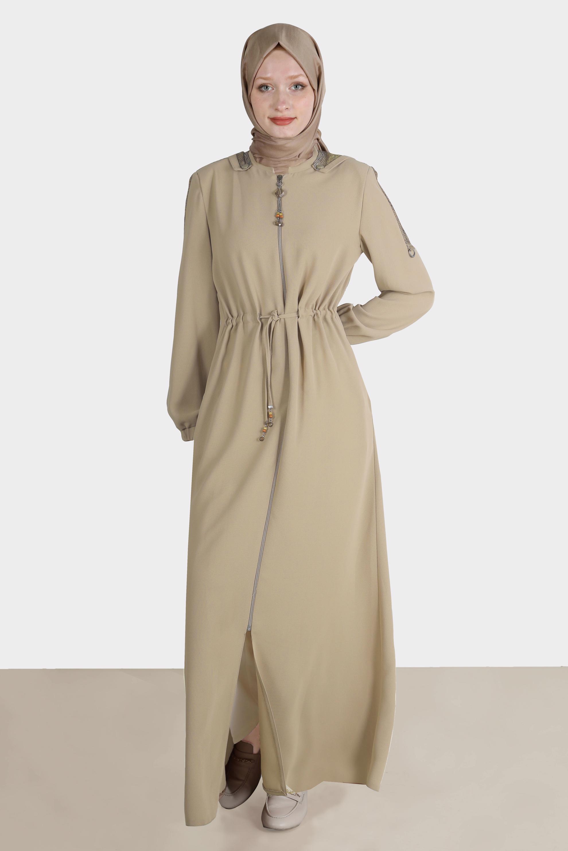 Tesettür giyim BEJ BELİ BÜZGÜLÜ KAPÜŞONLU PARDESÜ 10524 