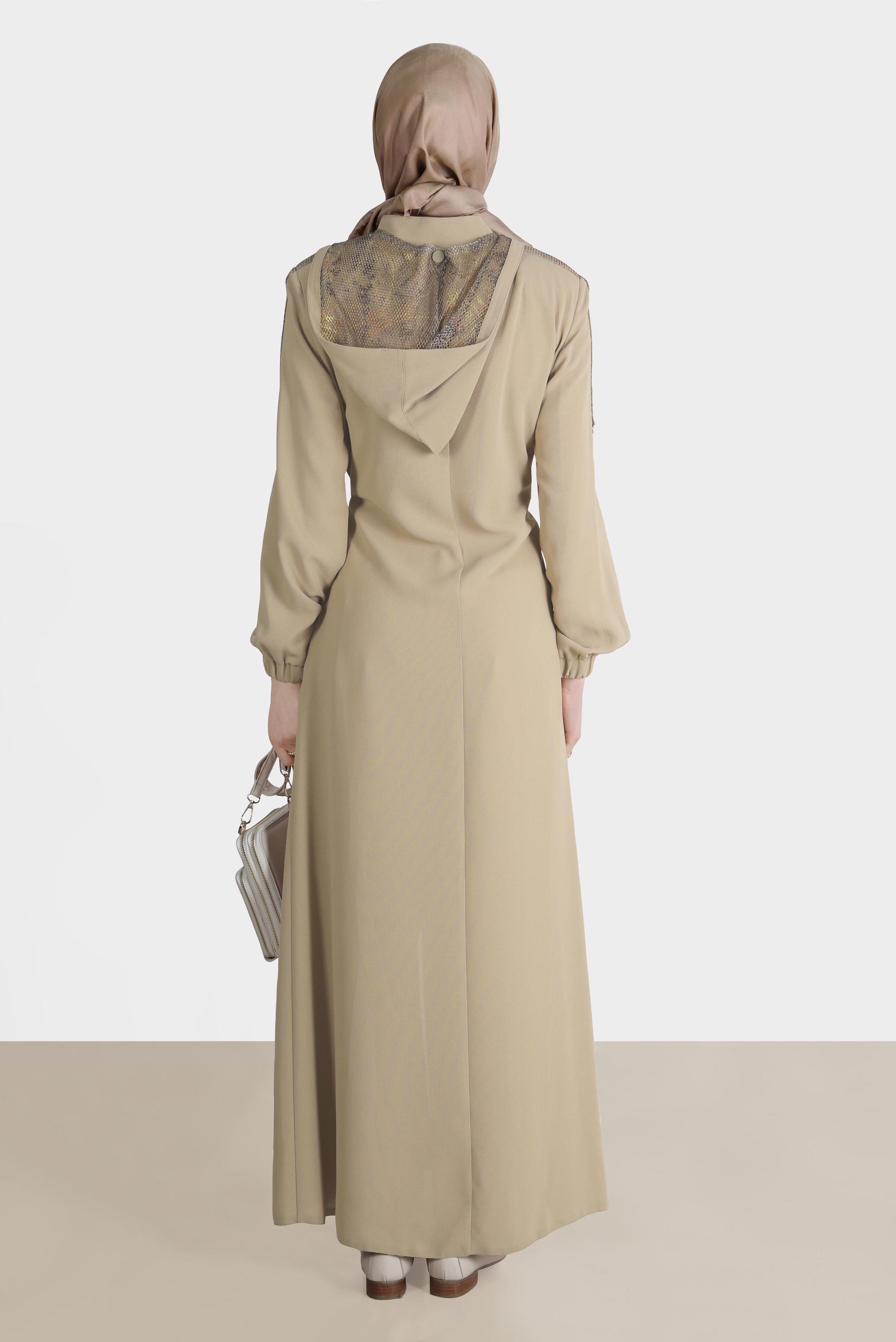 Tesettür giyim BEJ BELİ BÜZGÜLÜ KAPÜŞONLU PARDESÜ 10524 