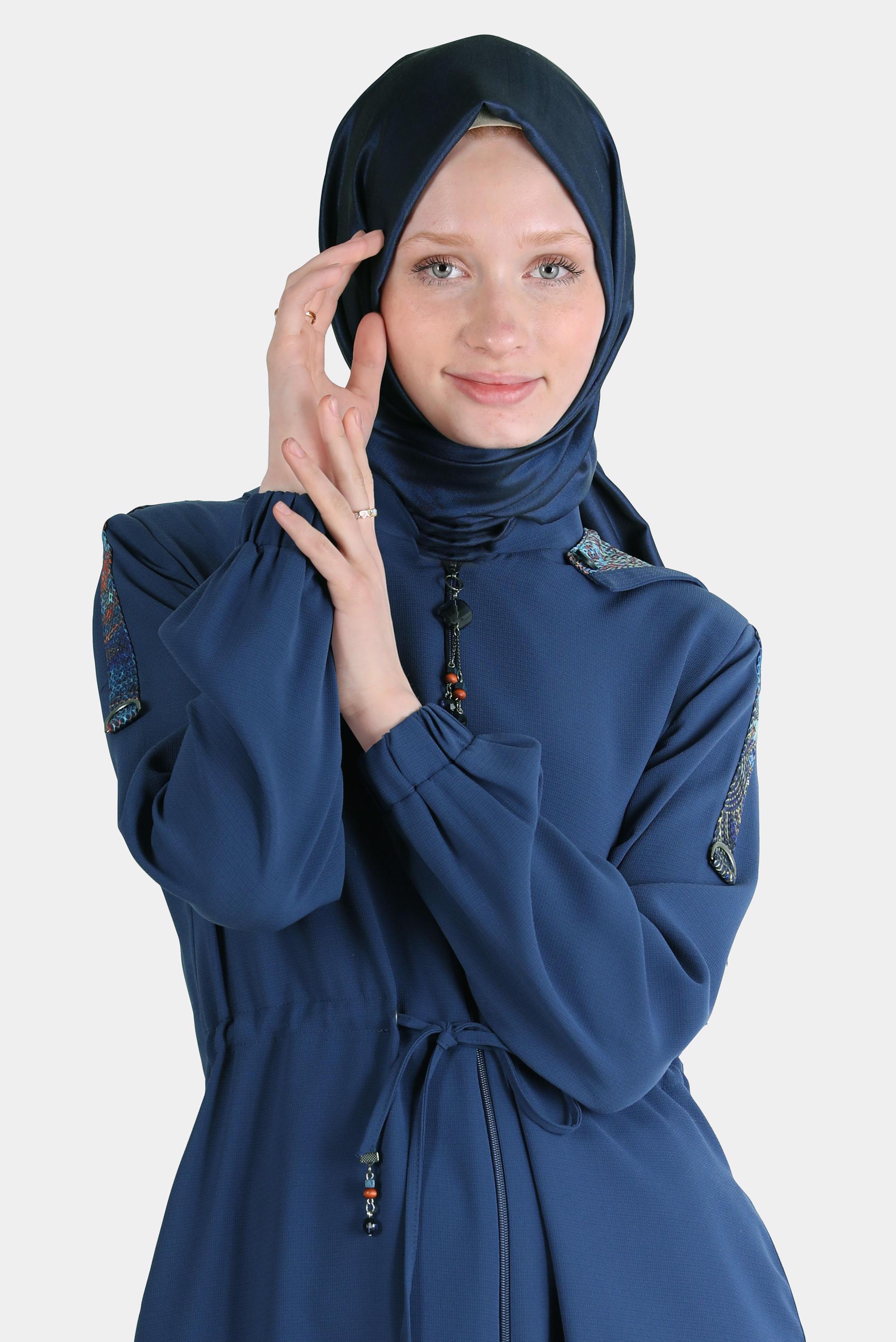 Tesettür giyim LACİVERT BELİ BÜZGÜLÜ KAPÜŞONLU PARDESÜ 10524 