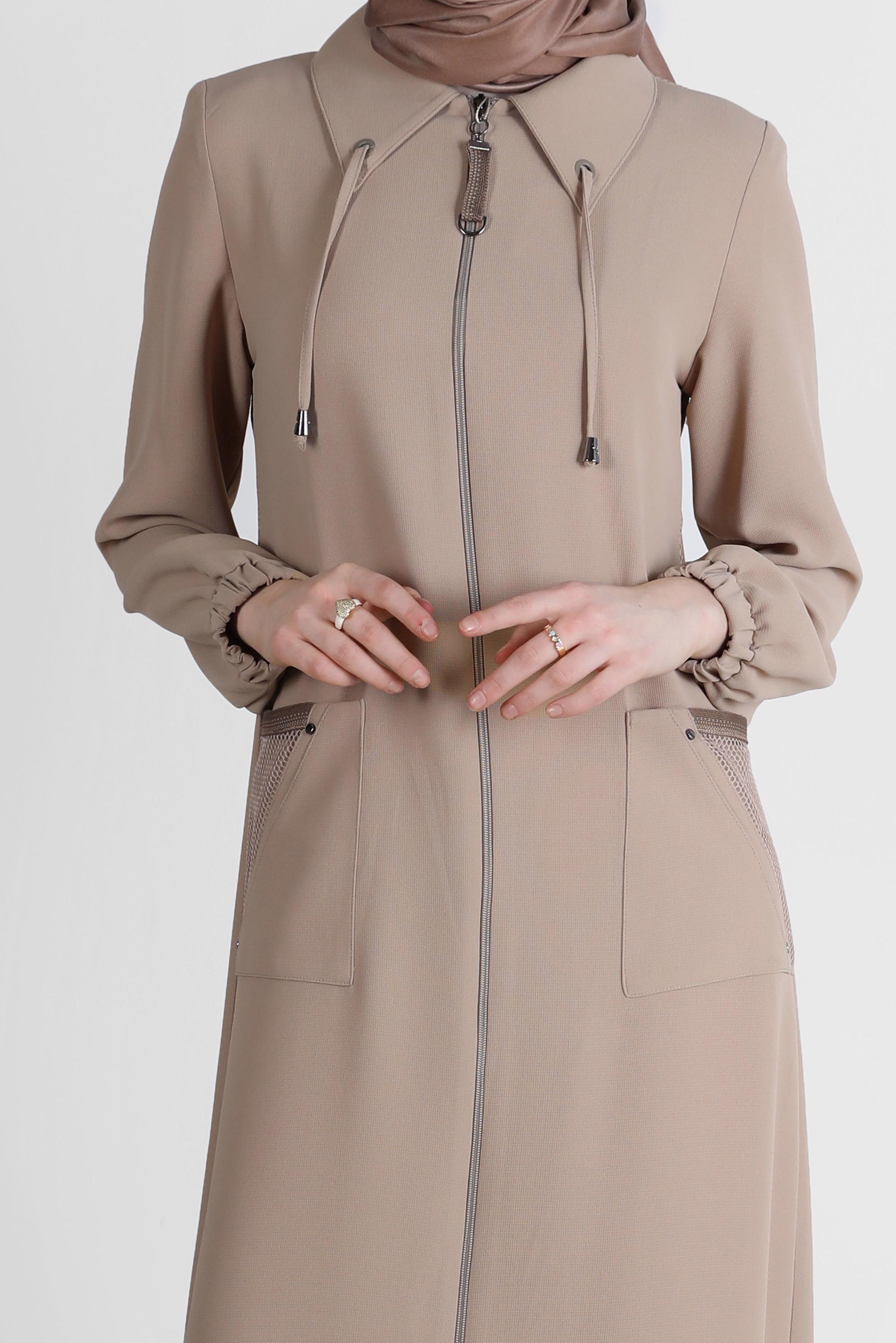 Tesettür giyim BEJ FERMUARLI FİLE DETAYLI PARDESÜ 10533 