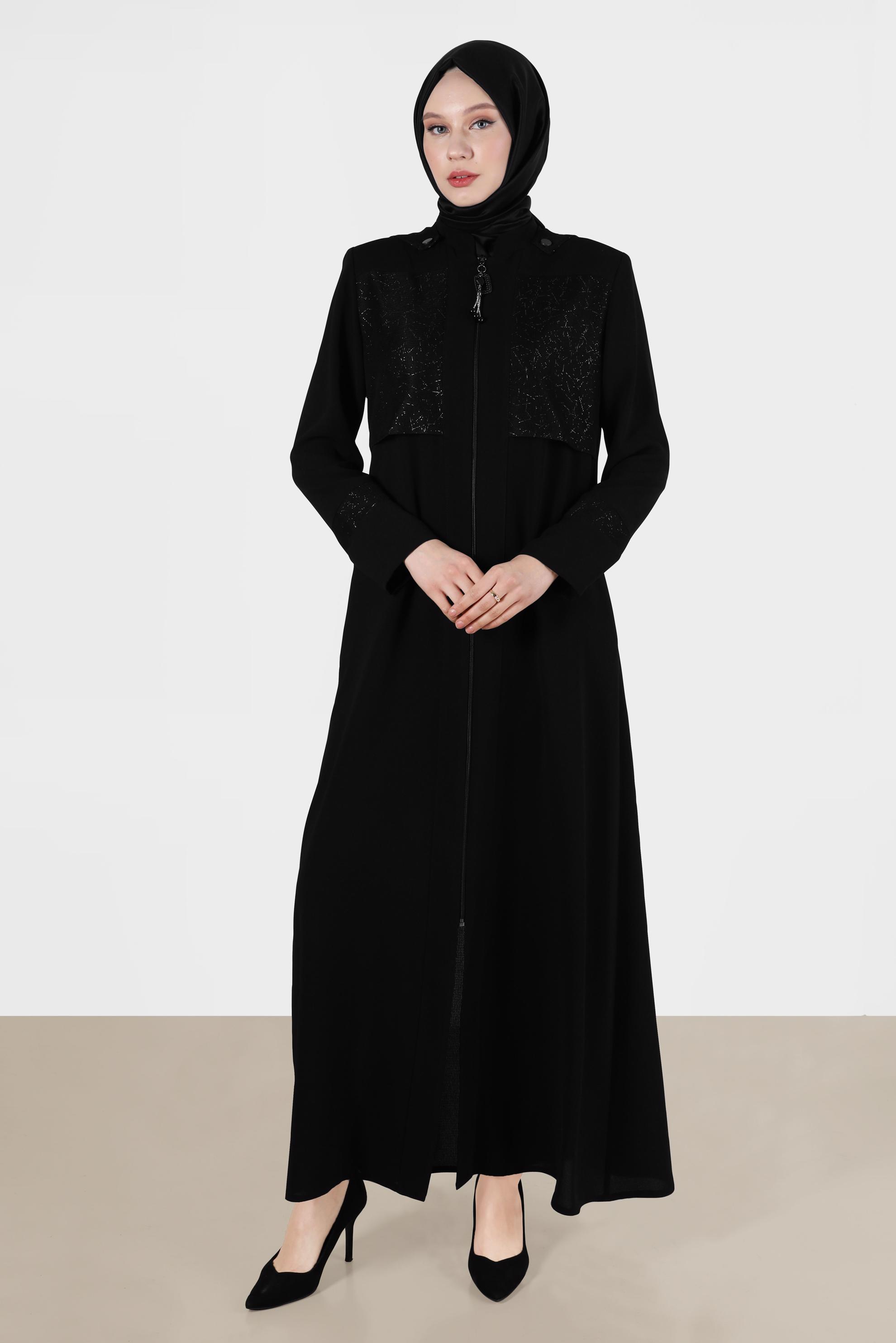 Tesettür giyim SİYAH PARLAK KUMAŞ DETAYLI FERMUARLI PARDESÜ 10535 