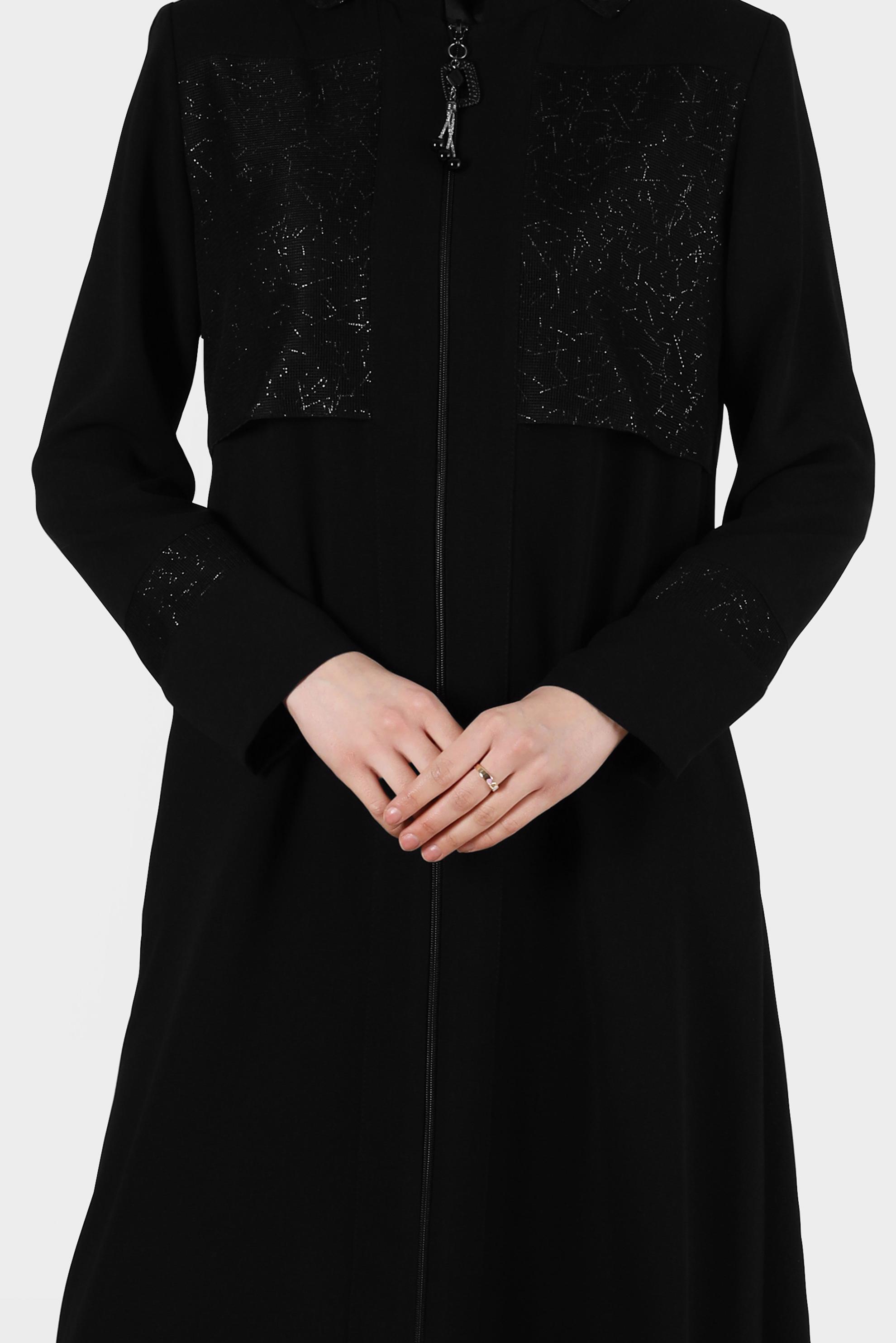 Tesettür giyim SİYAH PARLAK KUMAŞ DETAYLI FERMUARLI PARDESÜ 10535 