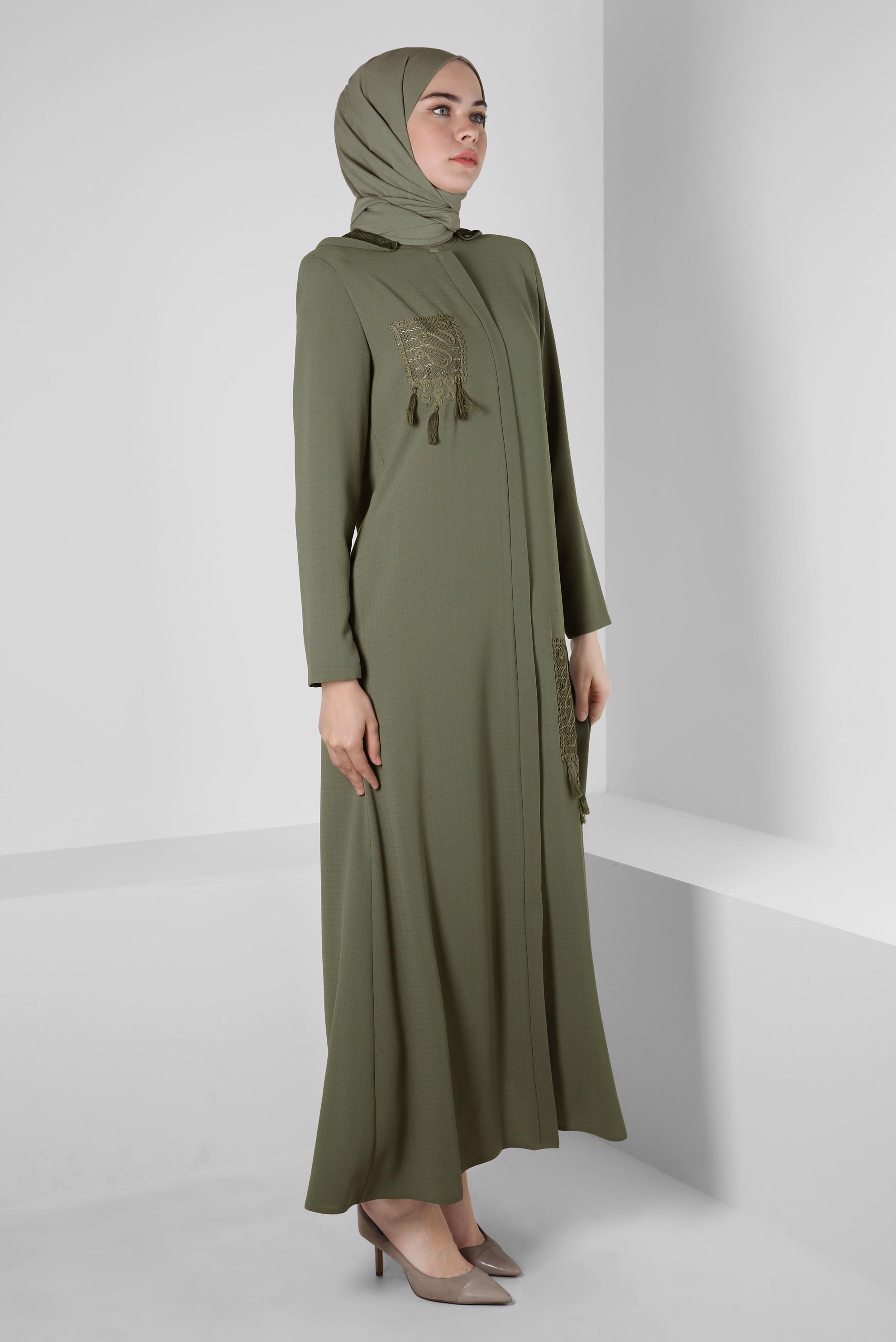Tesettür giyim YEŞİL PÜSKÜLLÜ KAPÜŞONLU PARDESÜ 10538 