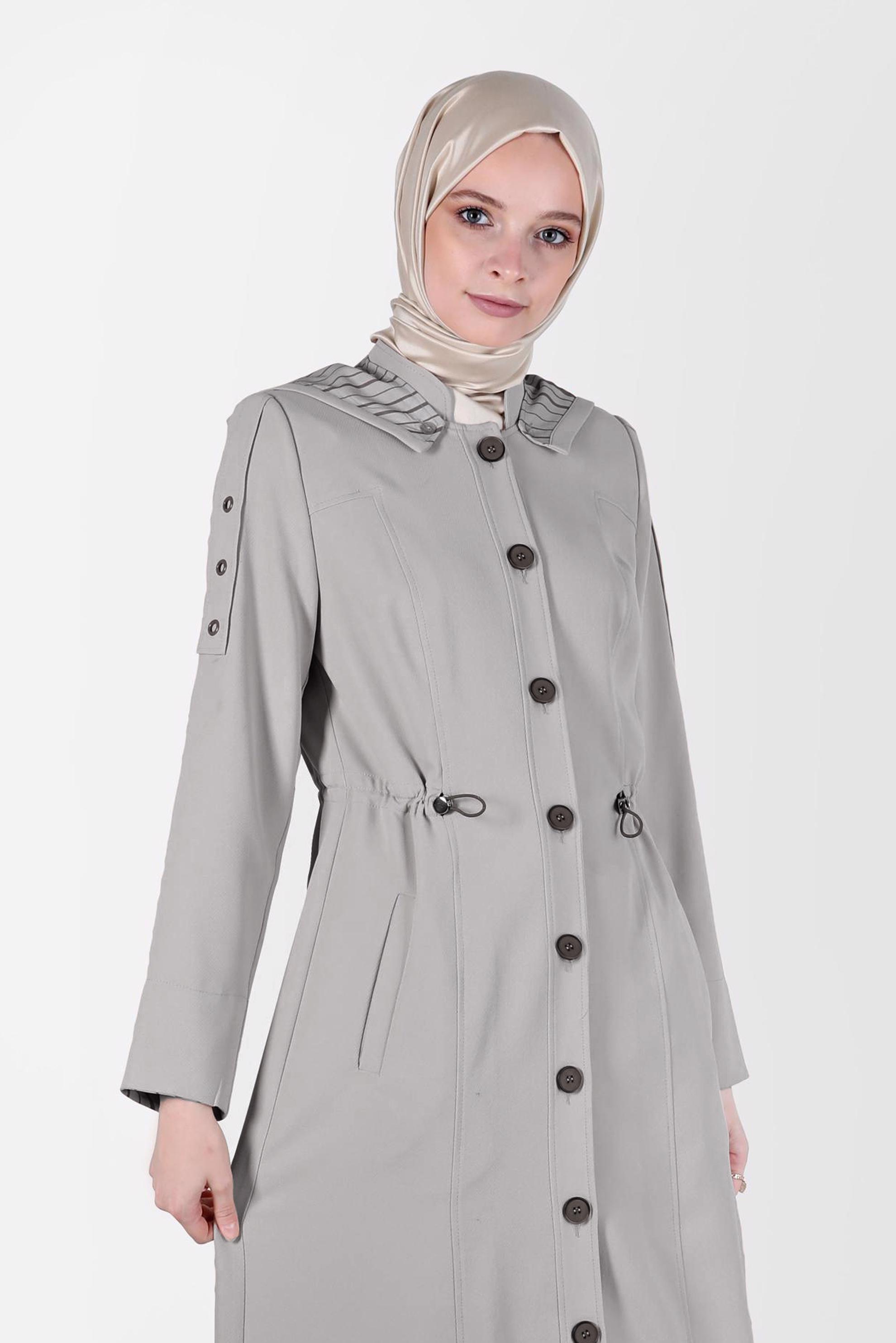 Tesettür giyim GRİ DÜĞMELİ KAPÜŞONLU PARDESÜ 10546	