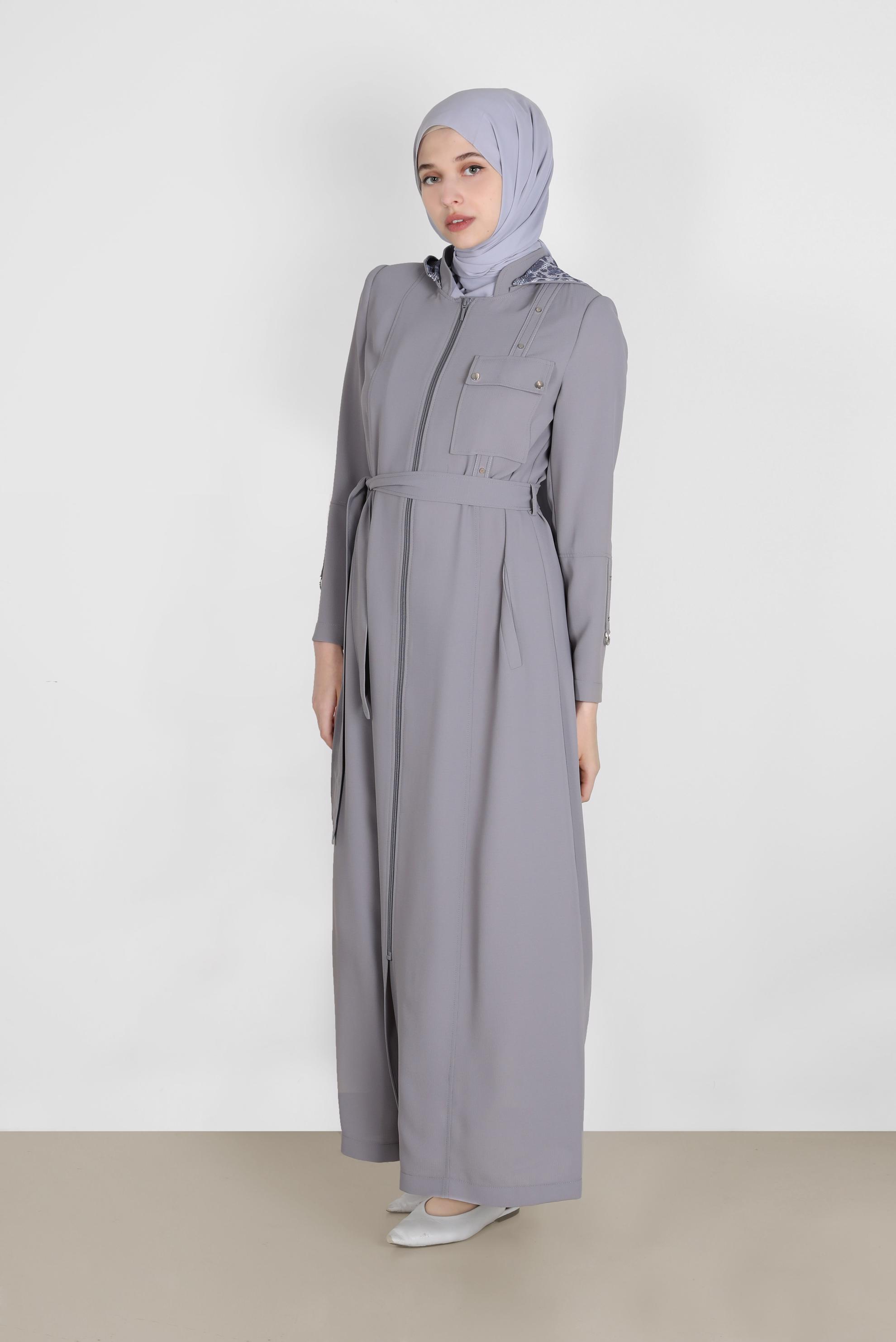 Tesettür giyim GRİ KAPÜŞONLU LEOPAR DESENLİ PARDESÜ 10549 