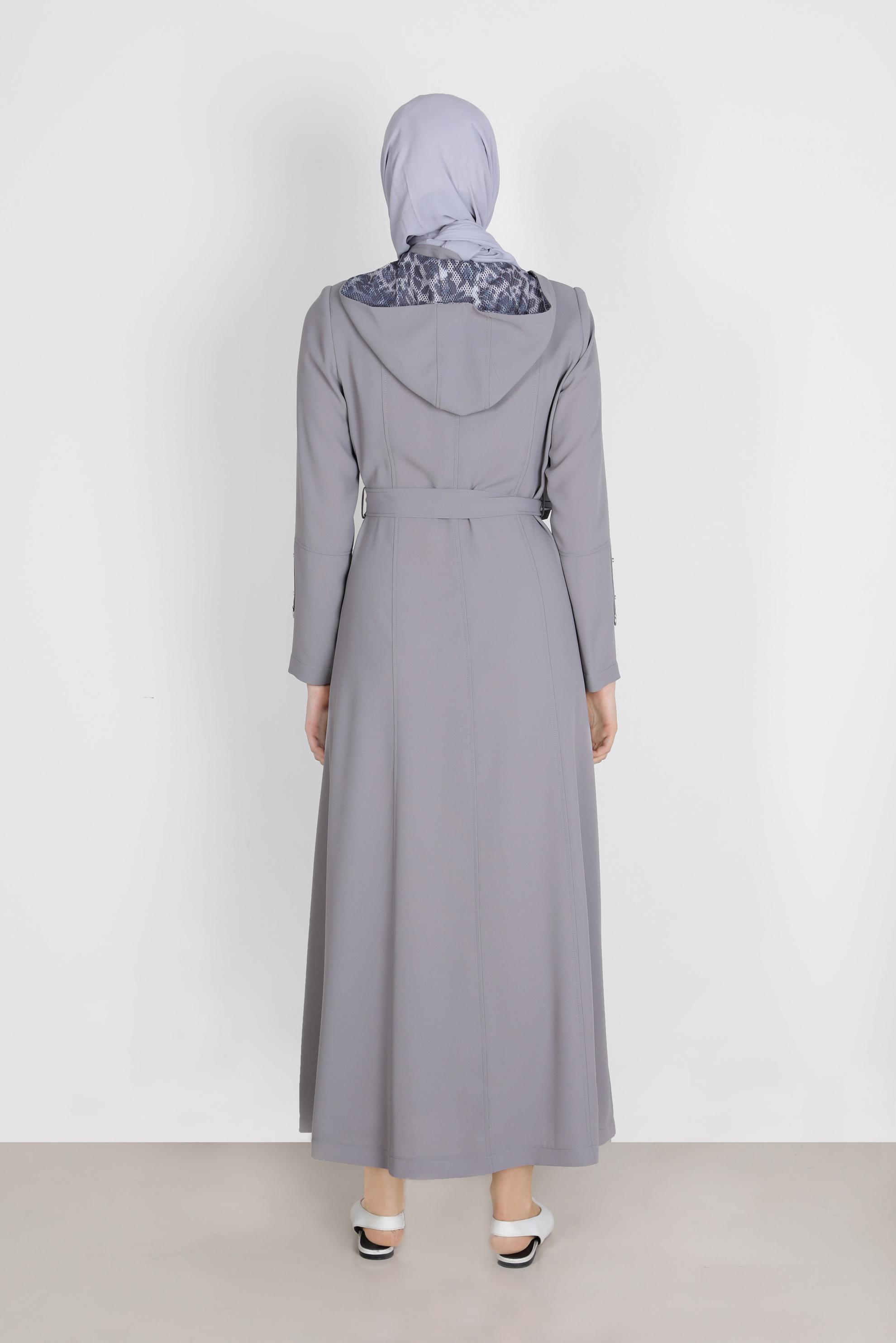 Tesettür giyim GRİ KAPÜŞONLU LEOPAR DESENLİ PARDESÜ 10549 