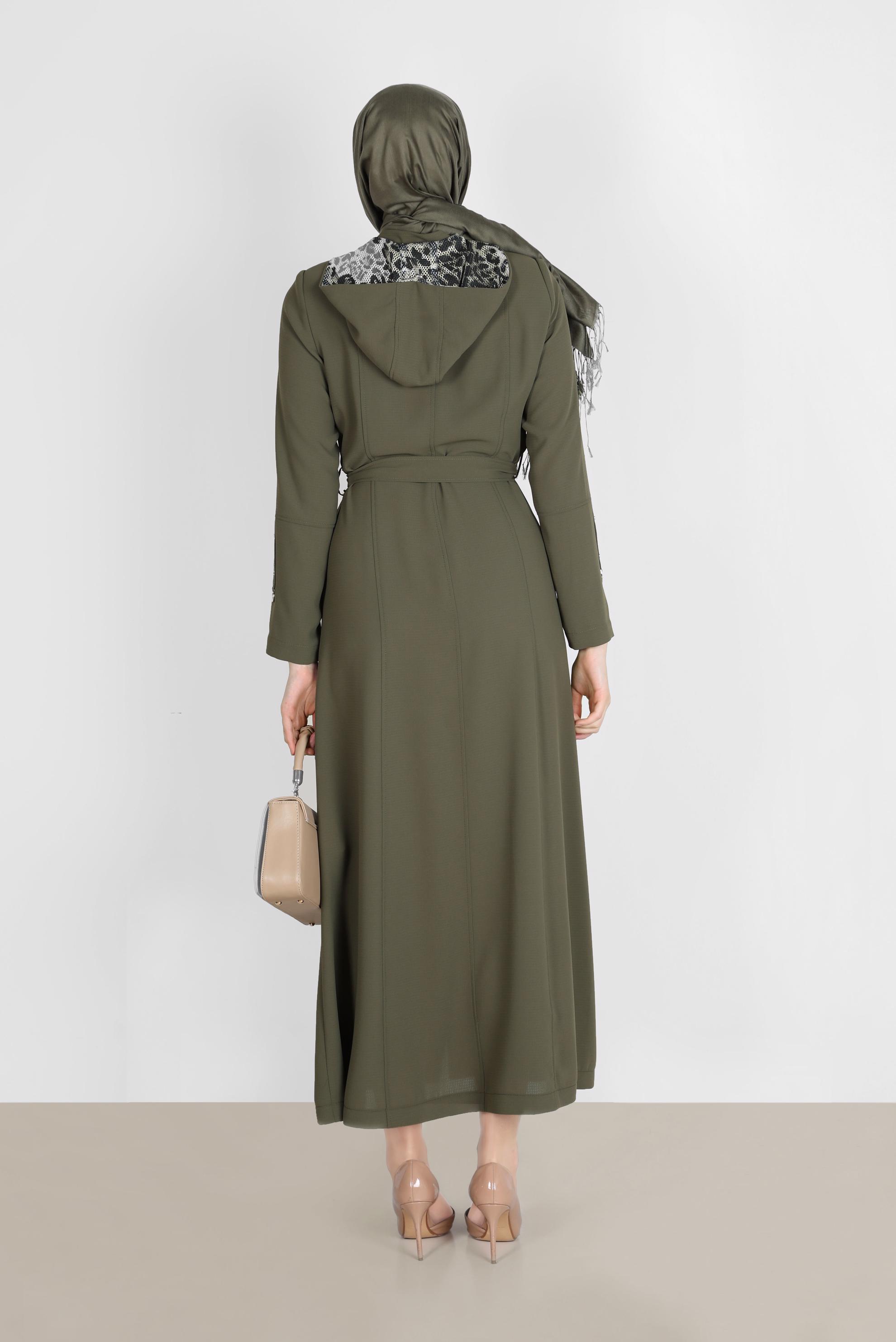 Tesettür giyim HAKİ KAPÜŞONLU LEOPAR DESENLİ PARDESÜ 10549 