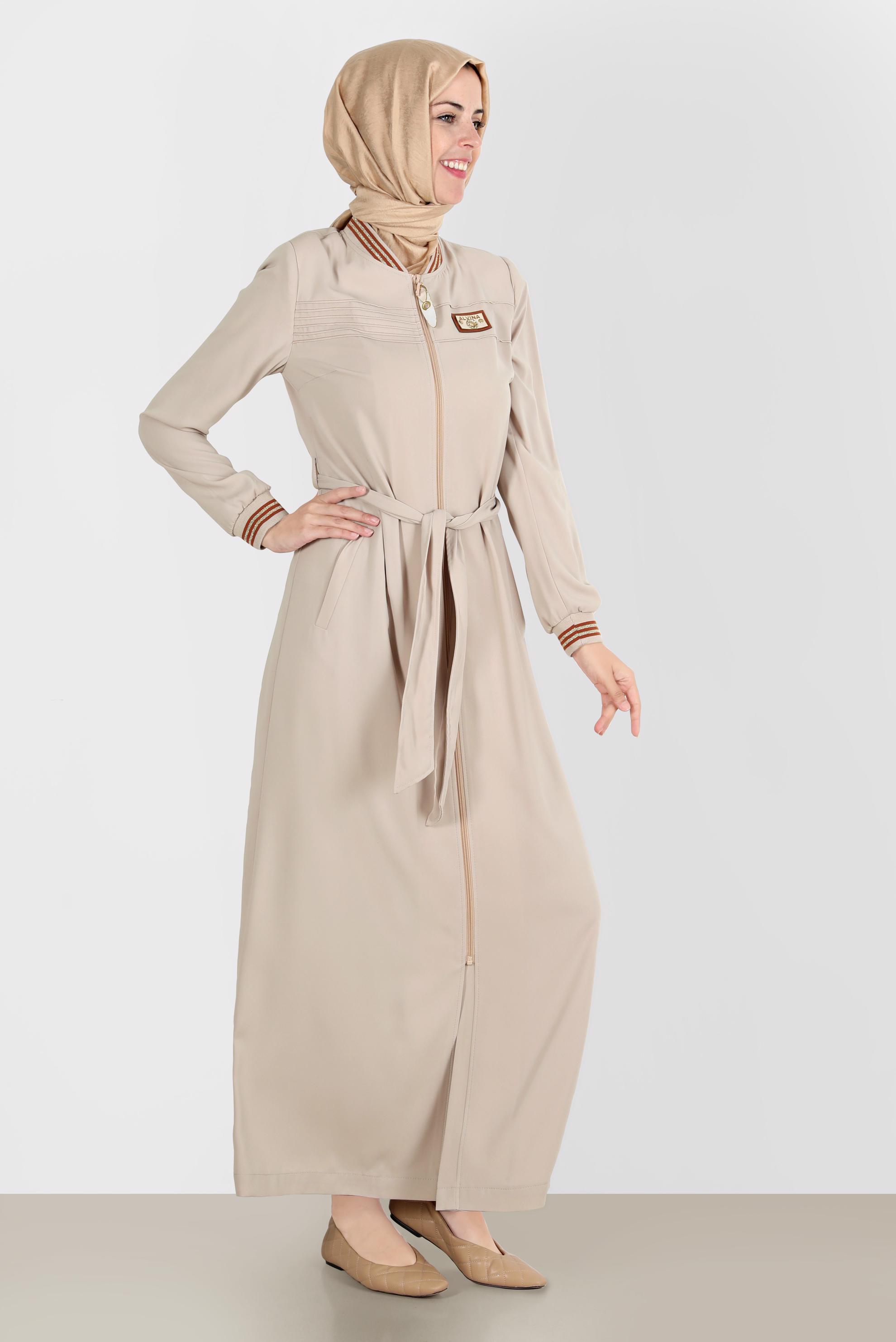 Tesettür giyim BEJ FERMUARLI KUŞAKLI PARDESÜ 10551 