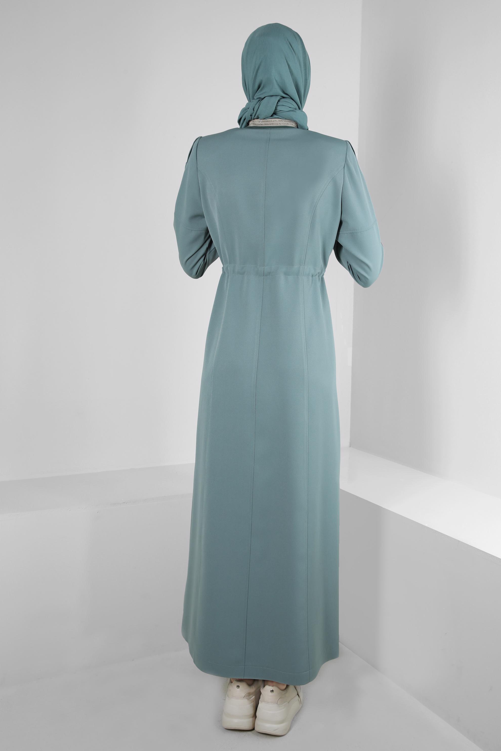 Tesettür giyim YEŞİL BELİ BÜZGÜLÜ MANŞETLERİ LASTİKLİ PARDESÜ 10553