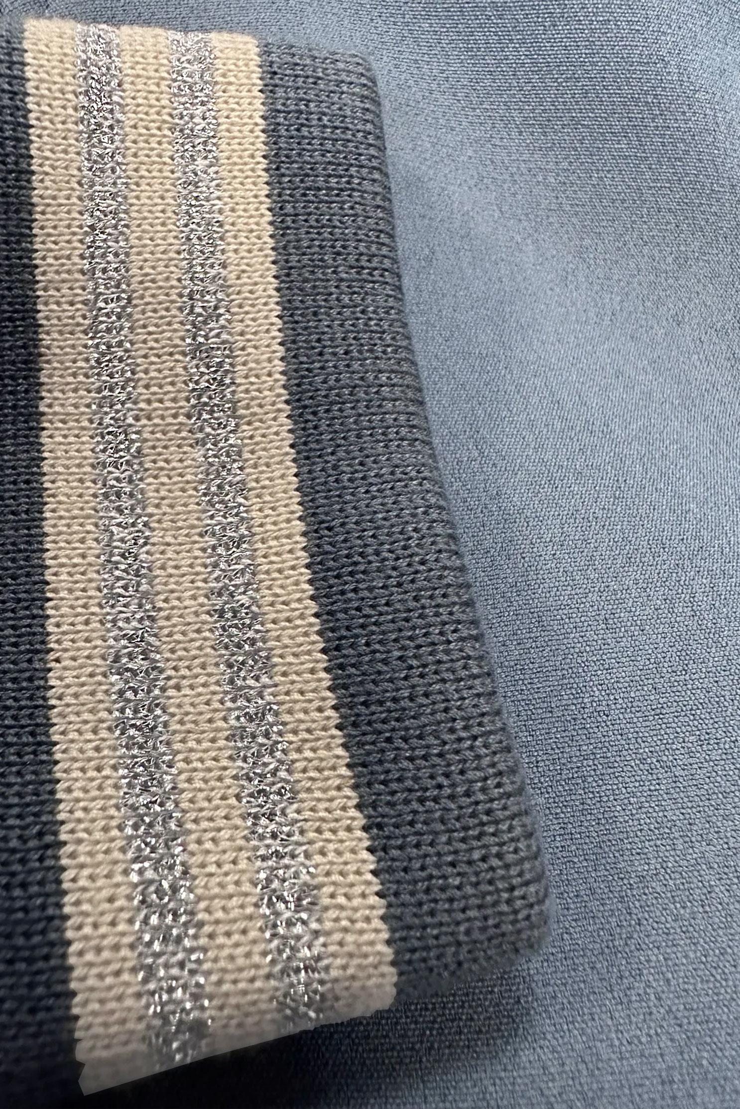 Tesettür giyim MAVİ BELİ BÜZGÜLÜ MANŞETLERİ LASTİKLİ PARDESÜ 10553