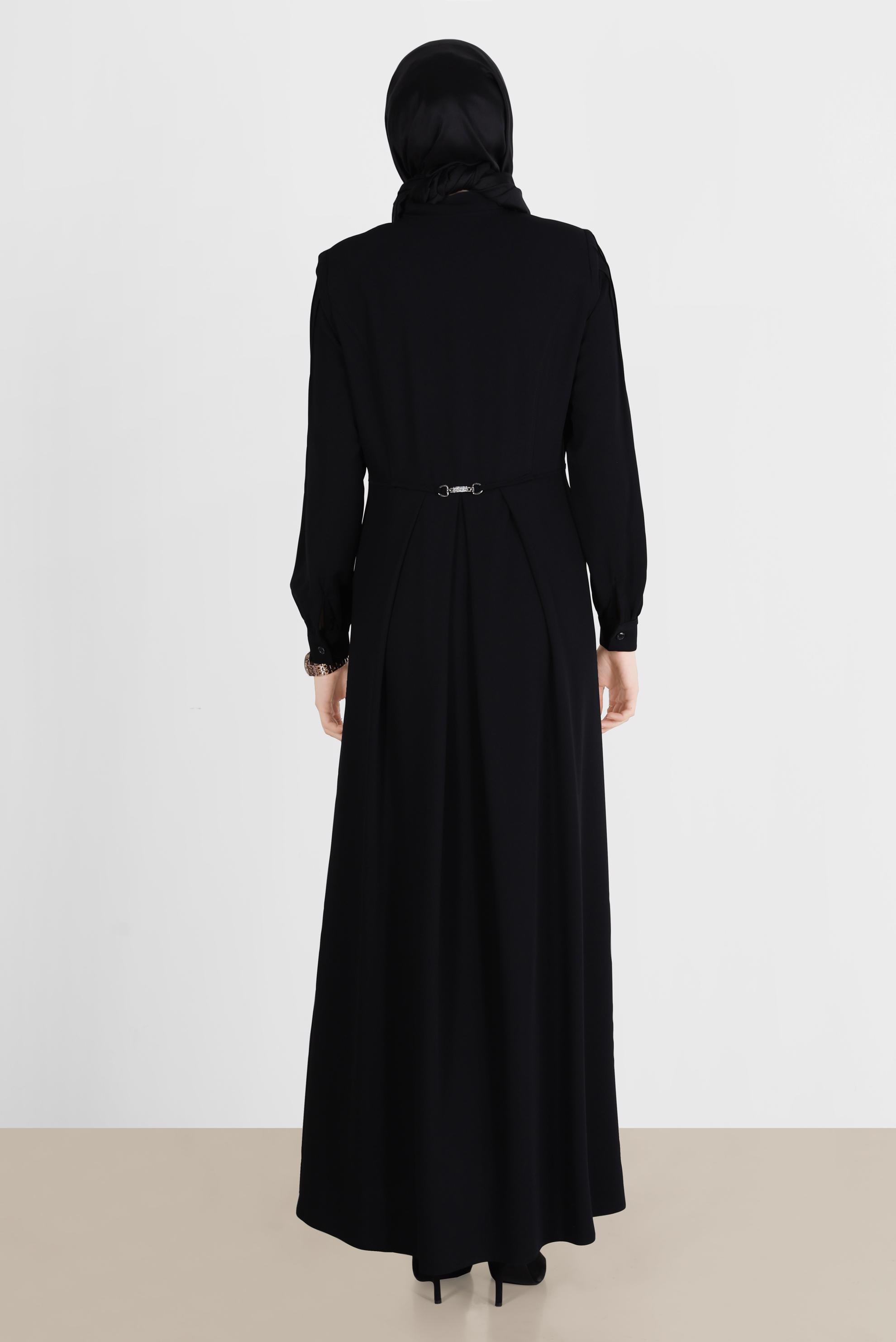 Tesettür giyim SİYAH TAŞLI BROŞ DETAYLI PARDESÜ 10556	