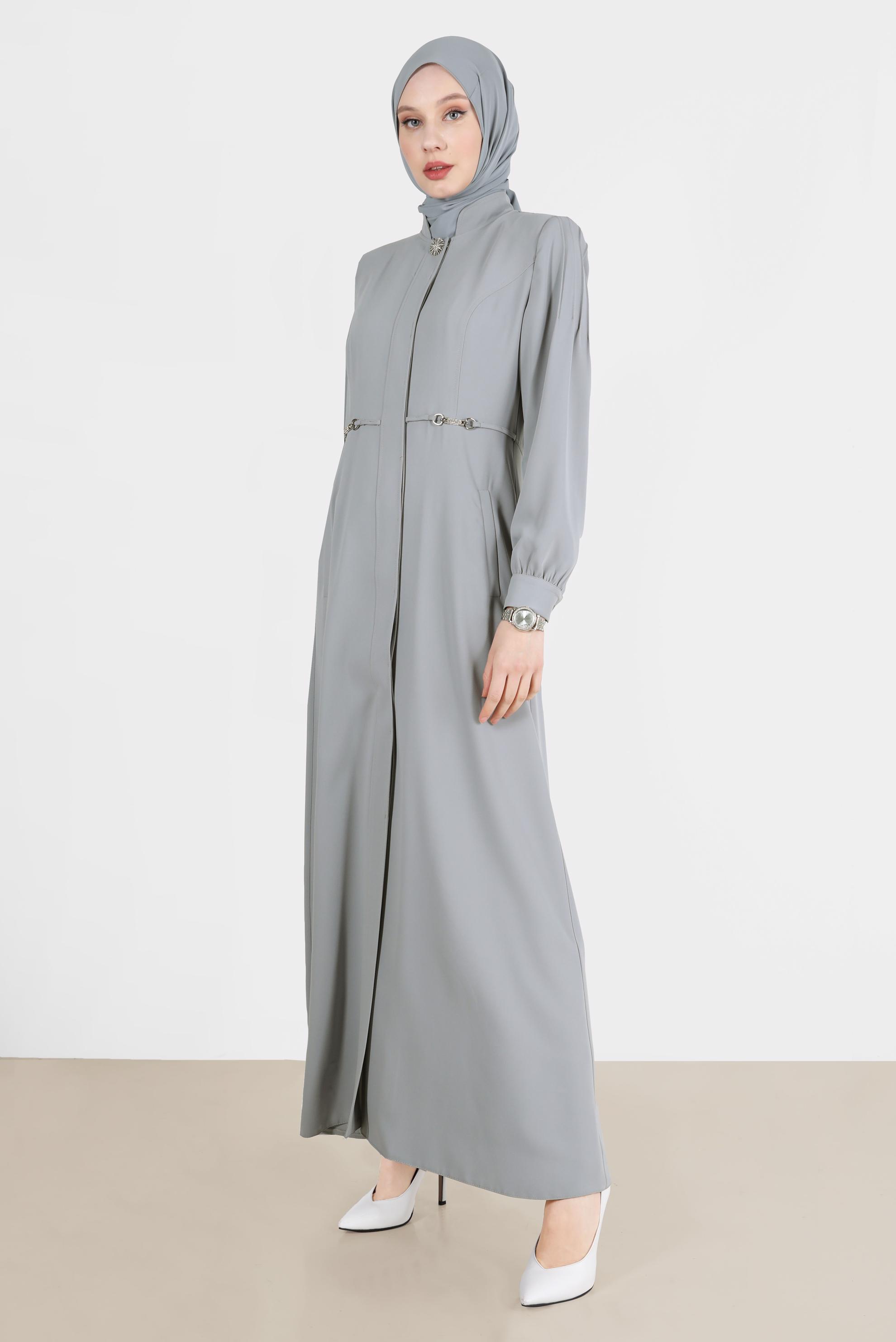 Tesettür giyim GRİ TAŞLI BROŞ DETAYLI PARDESÜ 10556	