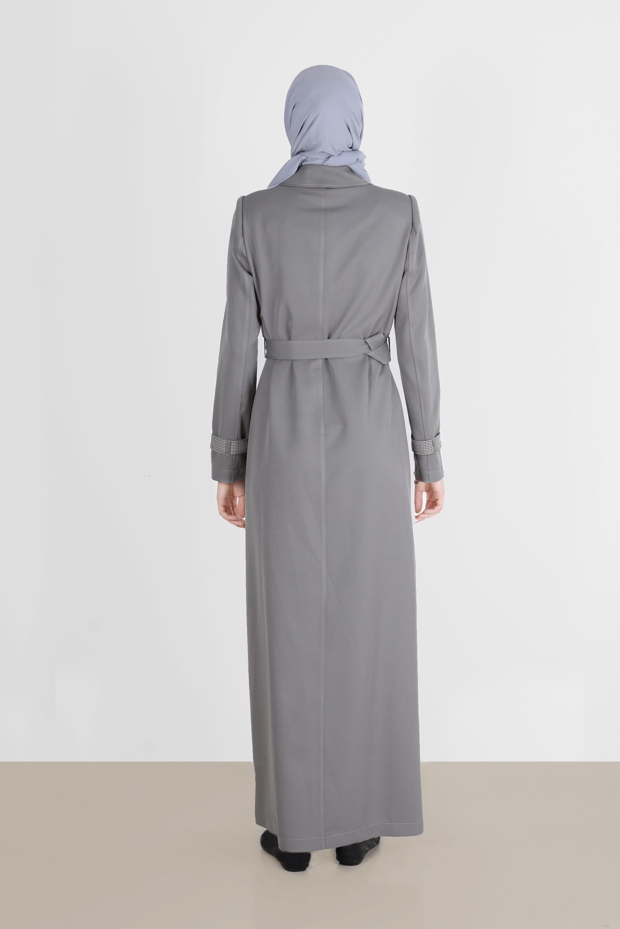 Tesettür giyim GRİ EKOSE DESEN DETAYLI KEMERLİ PARDESÜ 10566