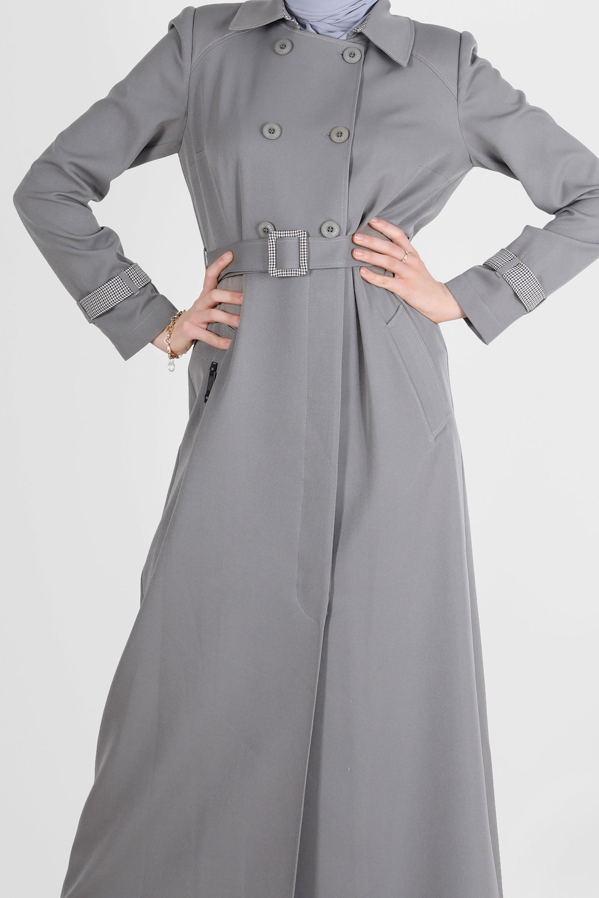 Tesettür giyim GRİ EKOSE DESEN DETAYLI KEMERLİ PARDESÜ 10566