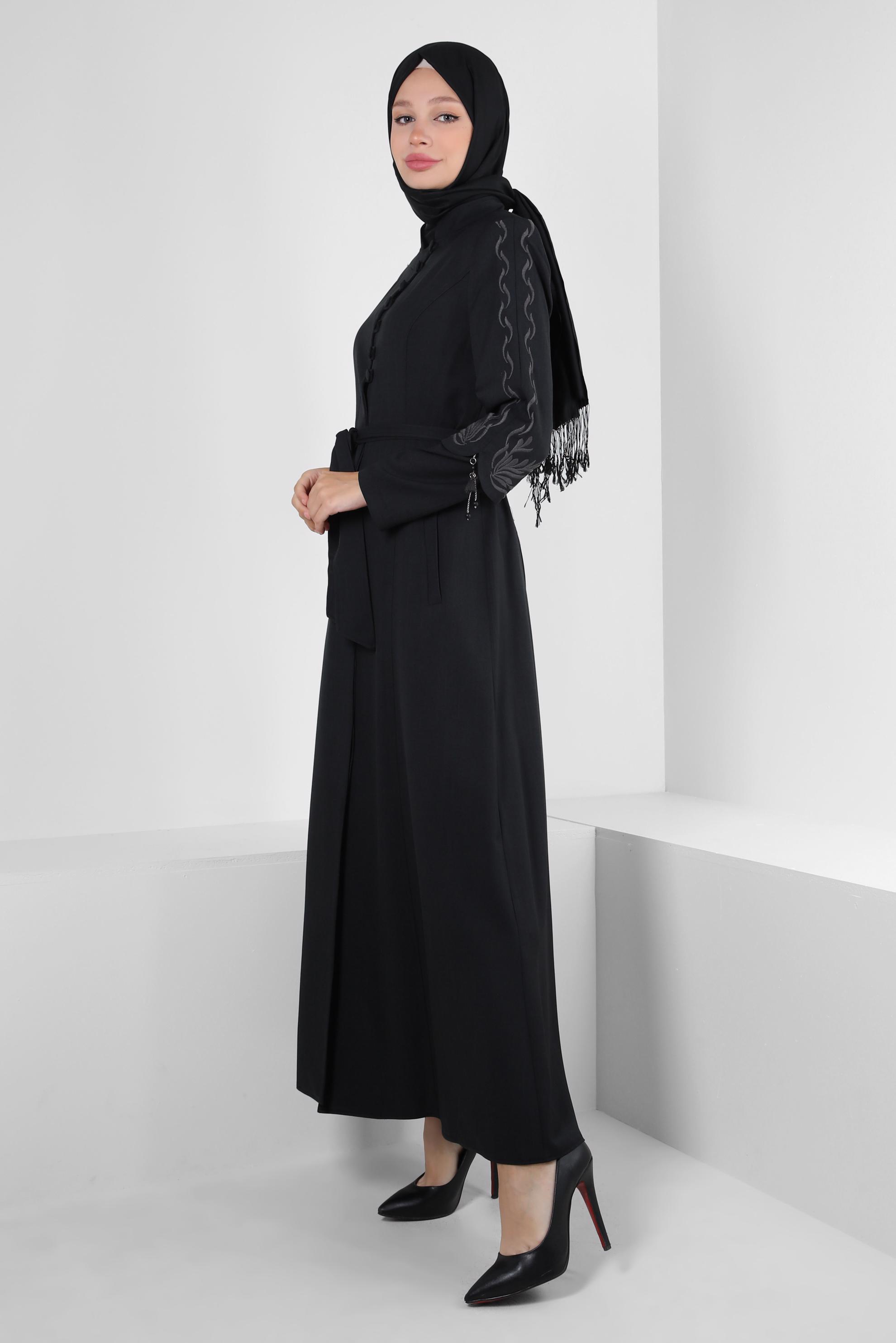 Tesettür giyim SİYAH KOLLARI NAKIŞLI PARDESÜ 10573 