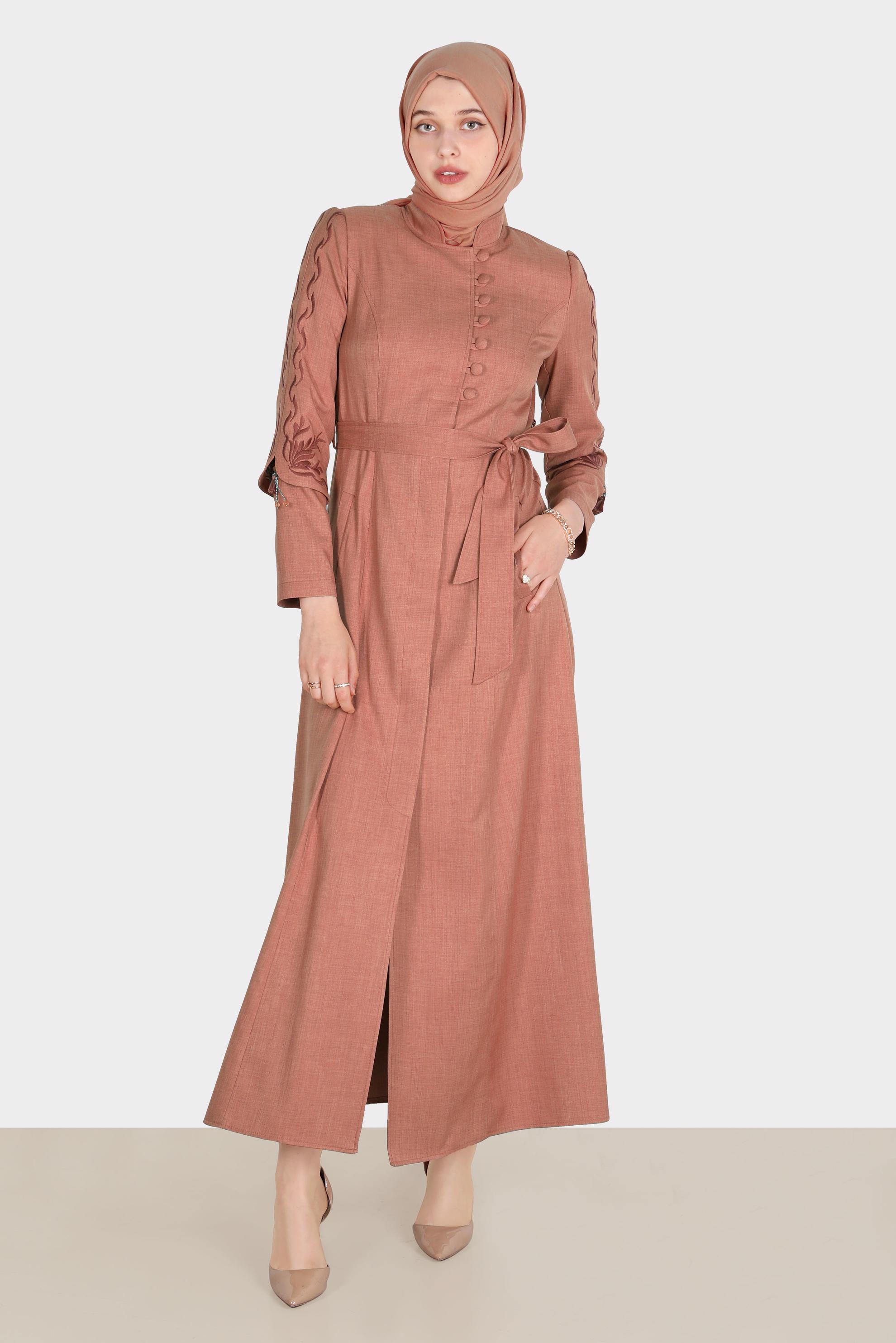 Tesettür giyim TURUNCU KOLLARI NAKIŞLI PARDESÜ 10573 