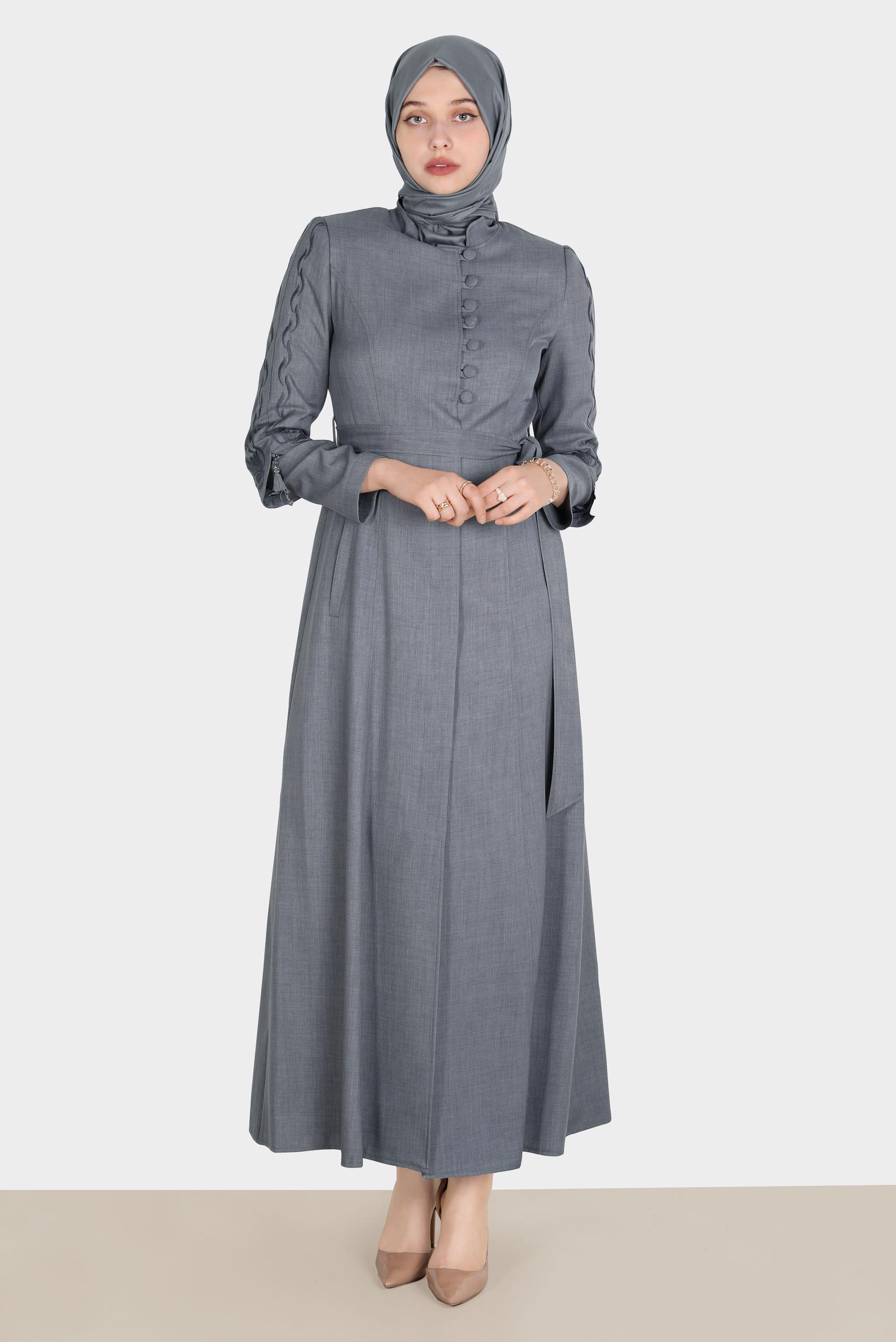 Tesettür giyim GRİ KOLLARI NAKIŞLI PARDESÜ 10573 