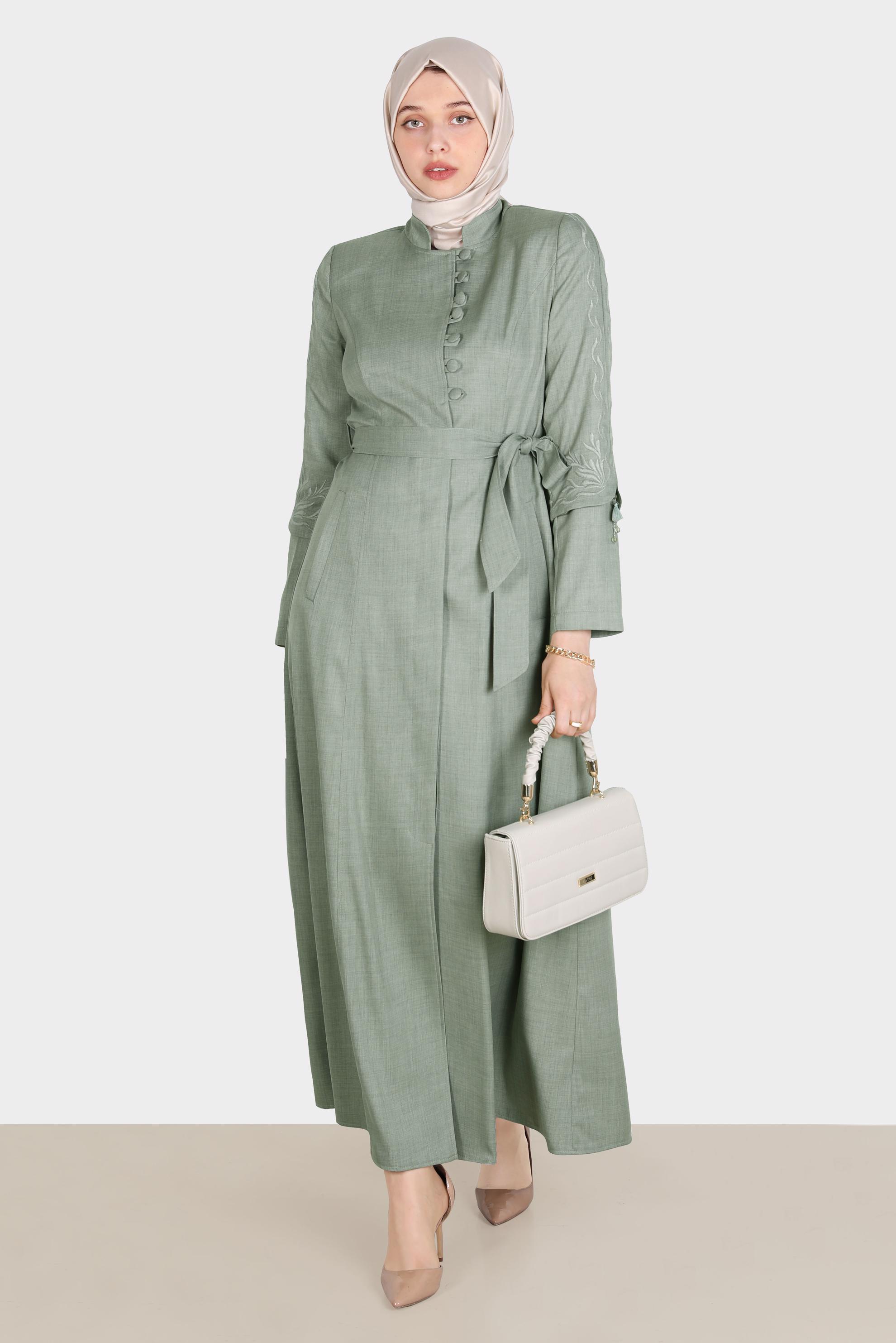 Tesettür giyim YEŞİL KOLLARI NAKIŞLI PARDESÜ 10573 