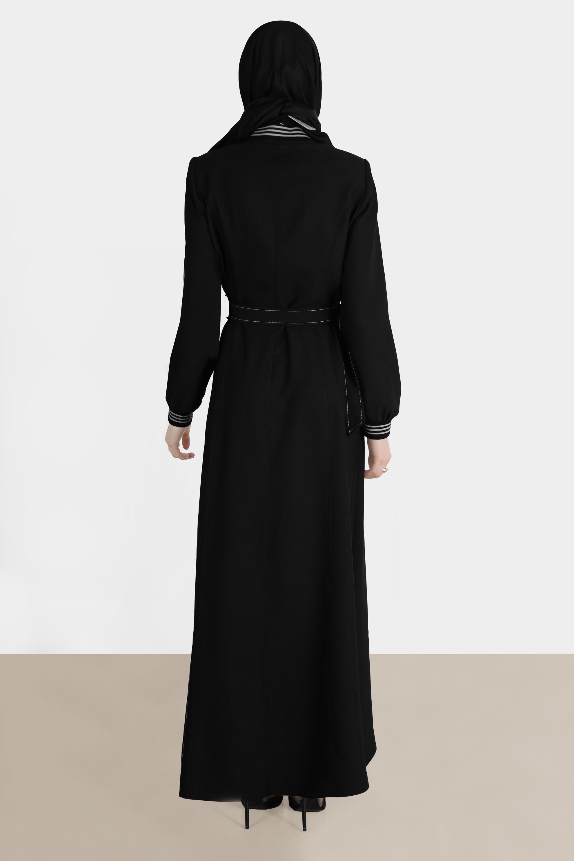 Tesettür giyim SİYAH KUŞAKLI DÜĞMELİ PARDESÜ 10577