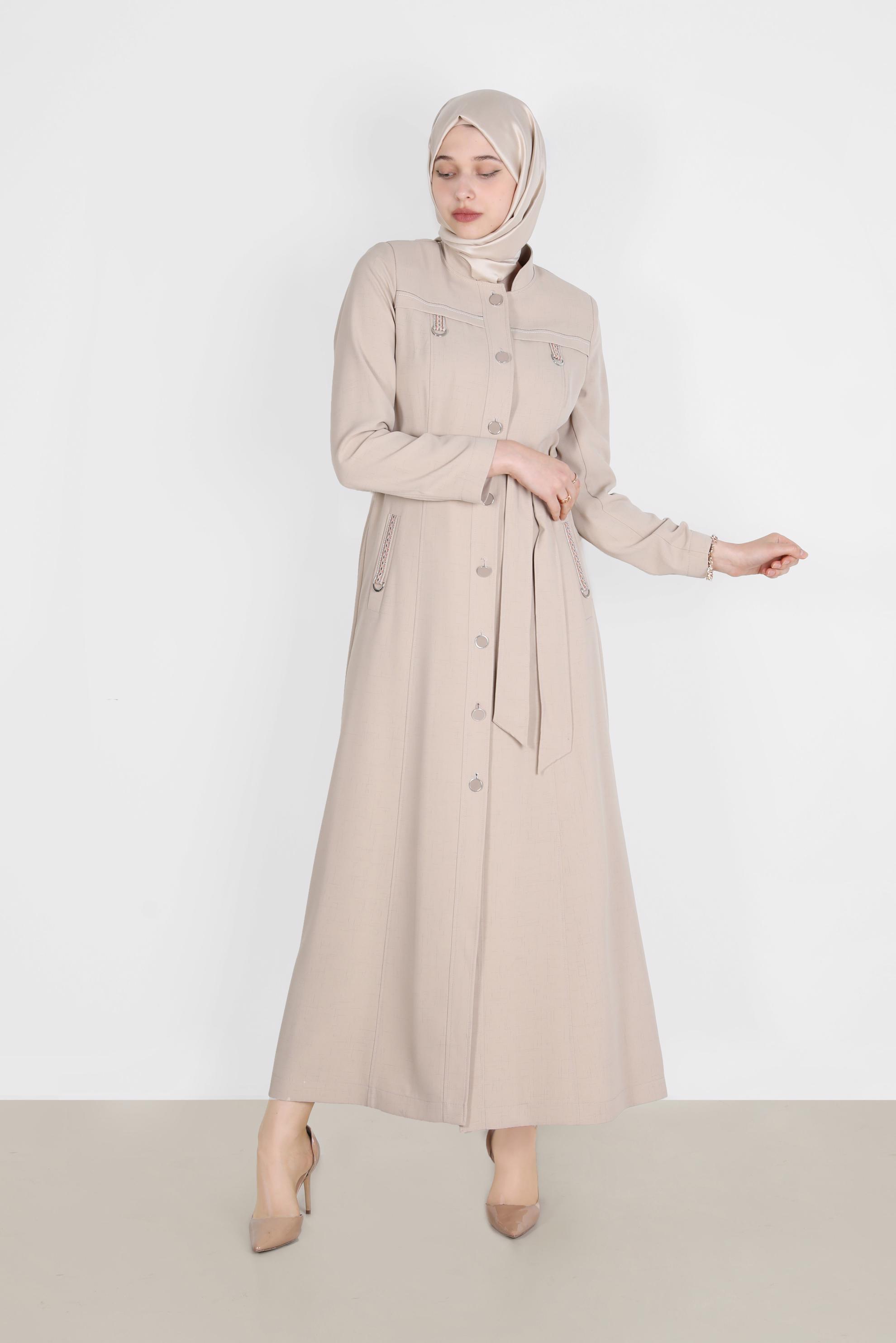 Tesettür giyim BEJ KUŞAKLI DÜĞMELİ PARDESÜ 10578 